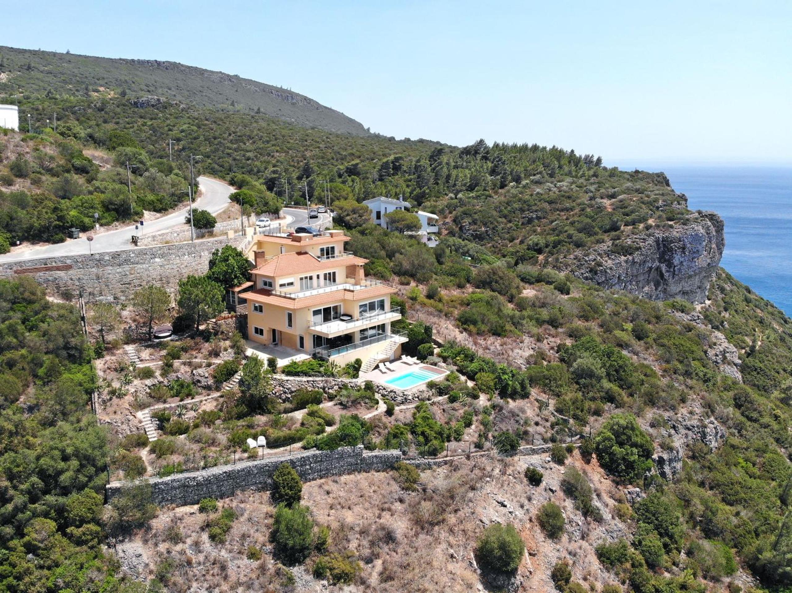 Coastline Arrabida Villa by CadenzaLux