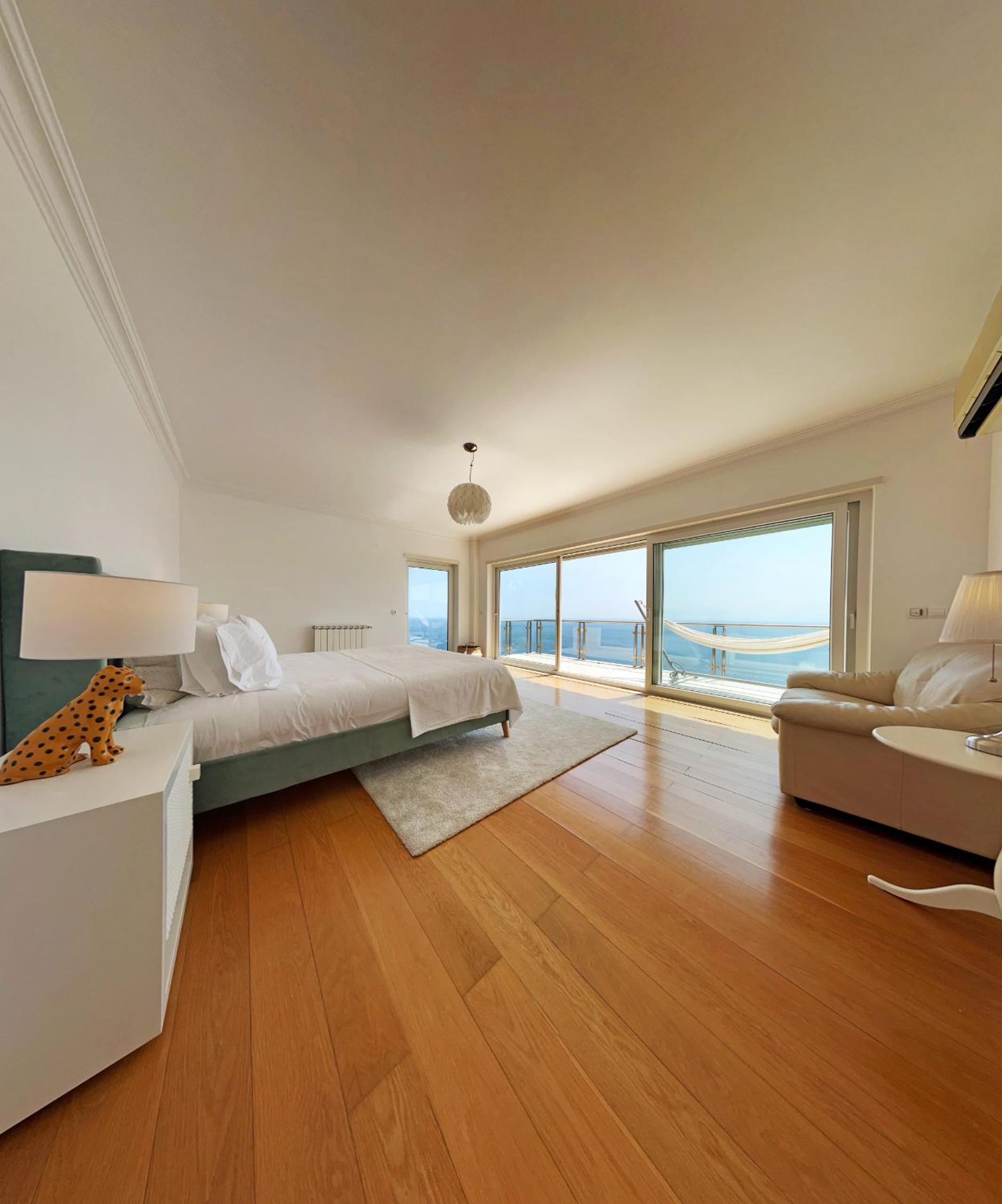 Coastline Arrabida Villa by CadenzaLux