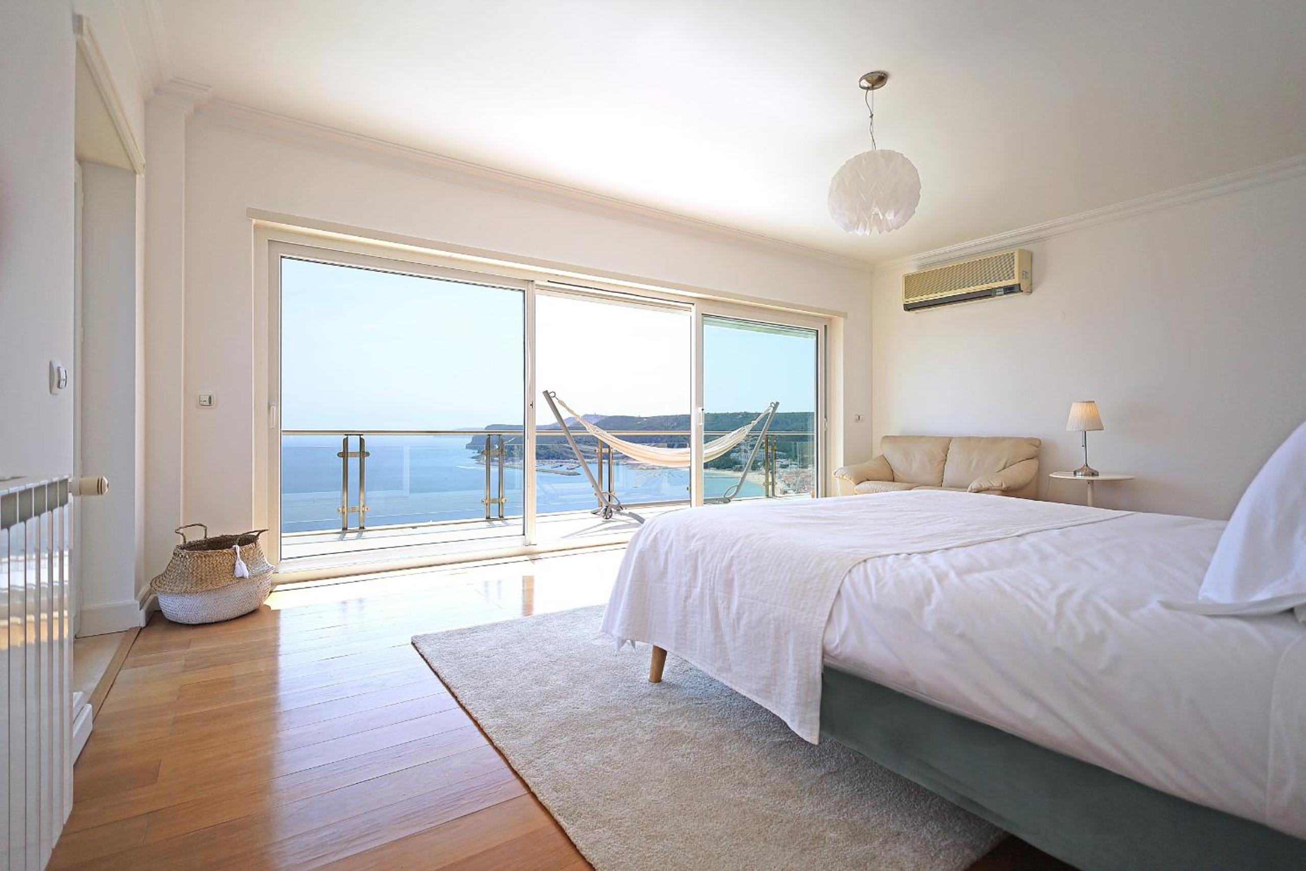 Coastline Arrabida Villa by CadenzaLux