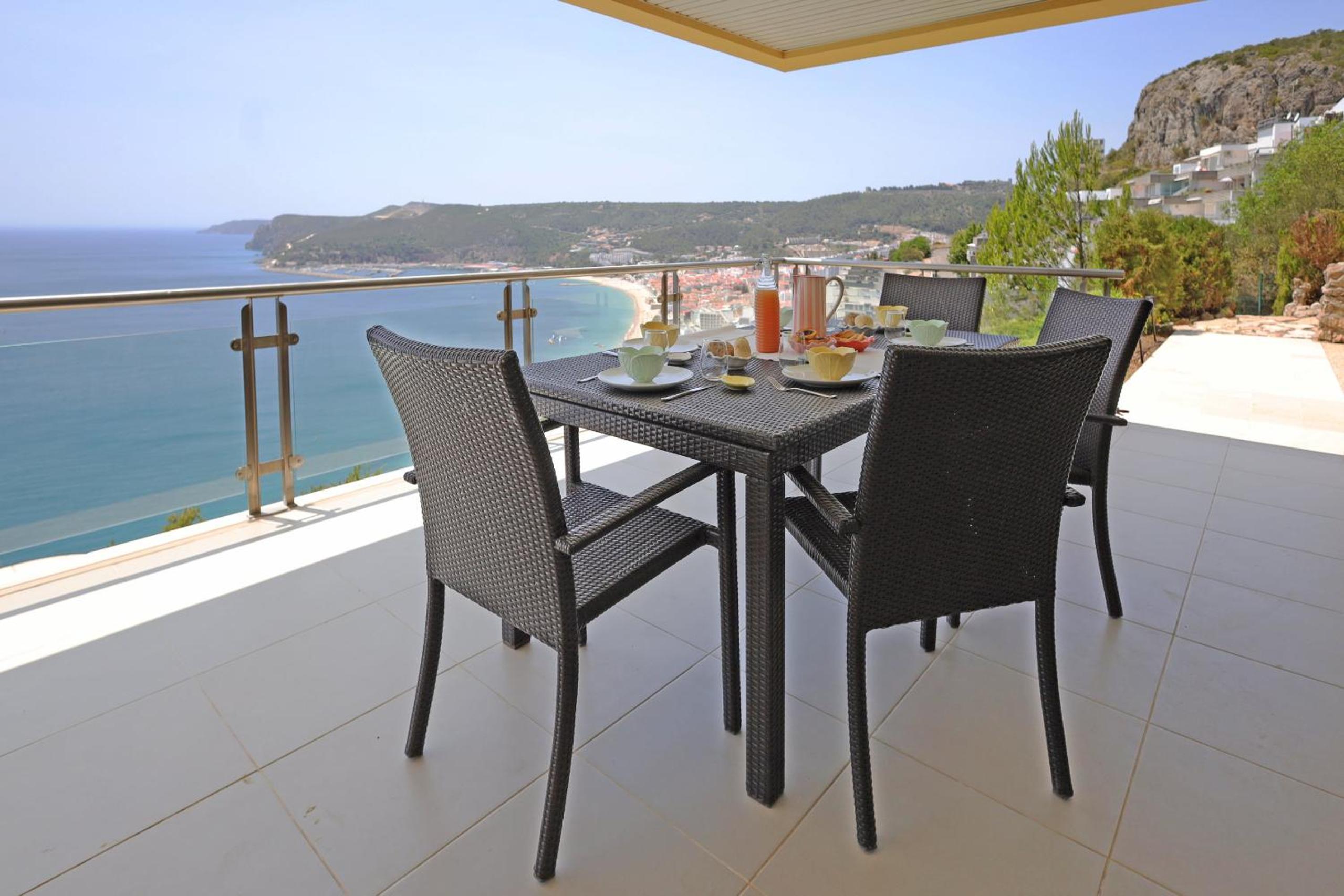 Coastline Arrabida Villa by CadenzaLux