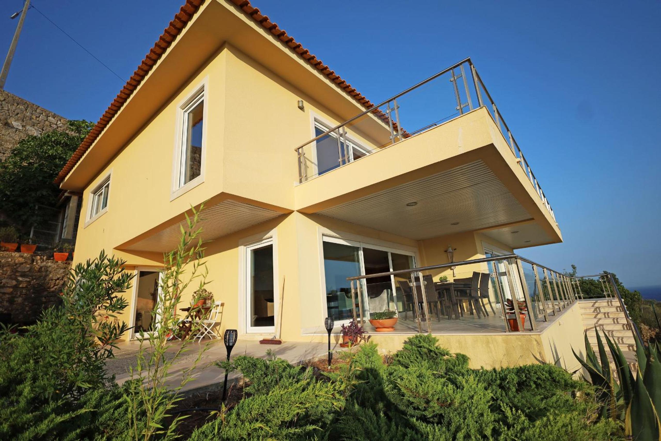 Coastline Arrabida Villa by CadenzaLux