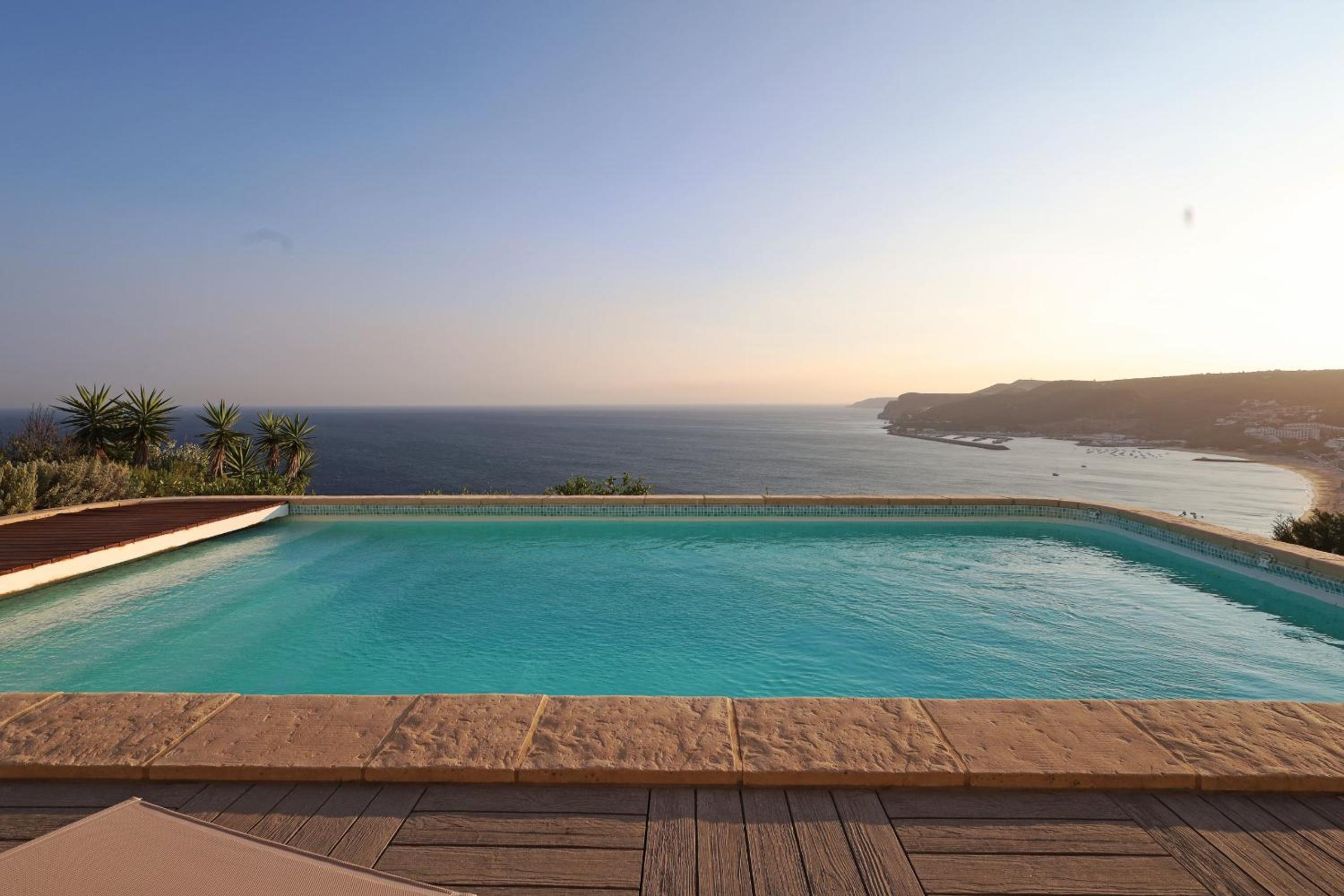 Coastline Arrabida Villa by CadenzaLux