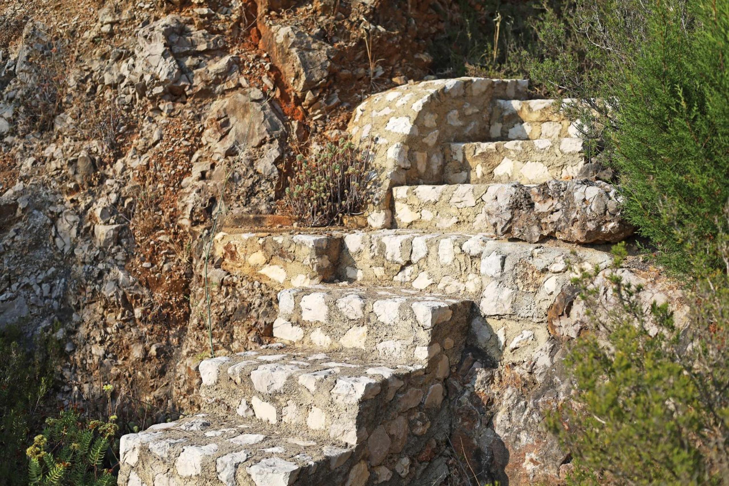 Coastline Arrabida Villa by CadenzaLux