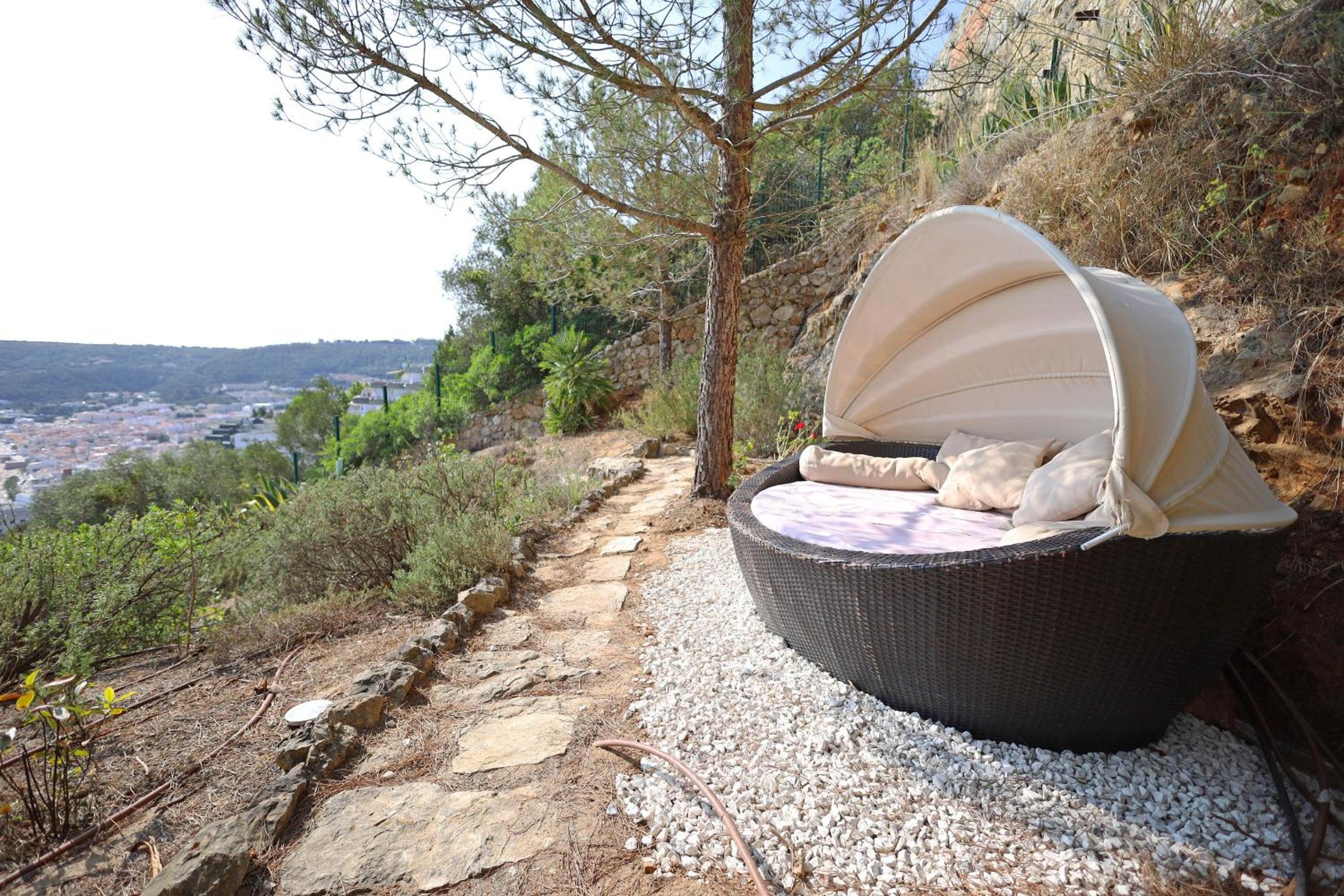 Coastline Arrabida Villa by CadenzaLux
