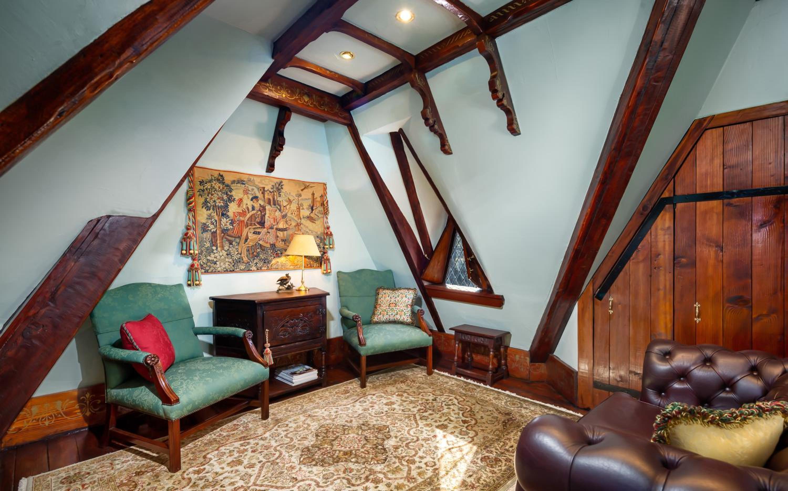 Thorngrove Manor