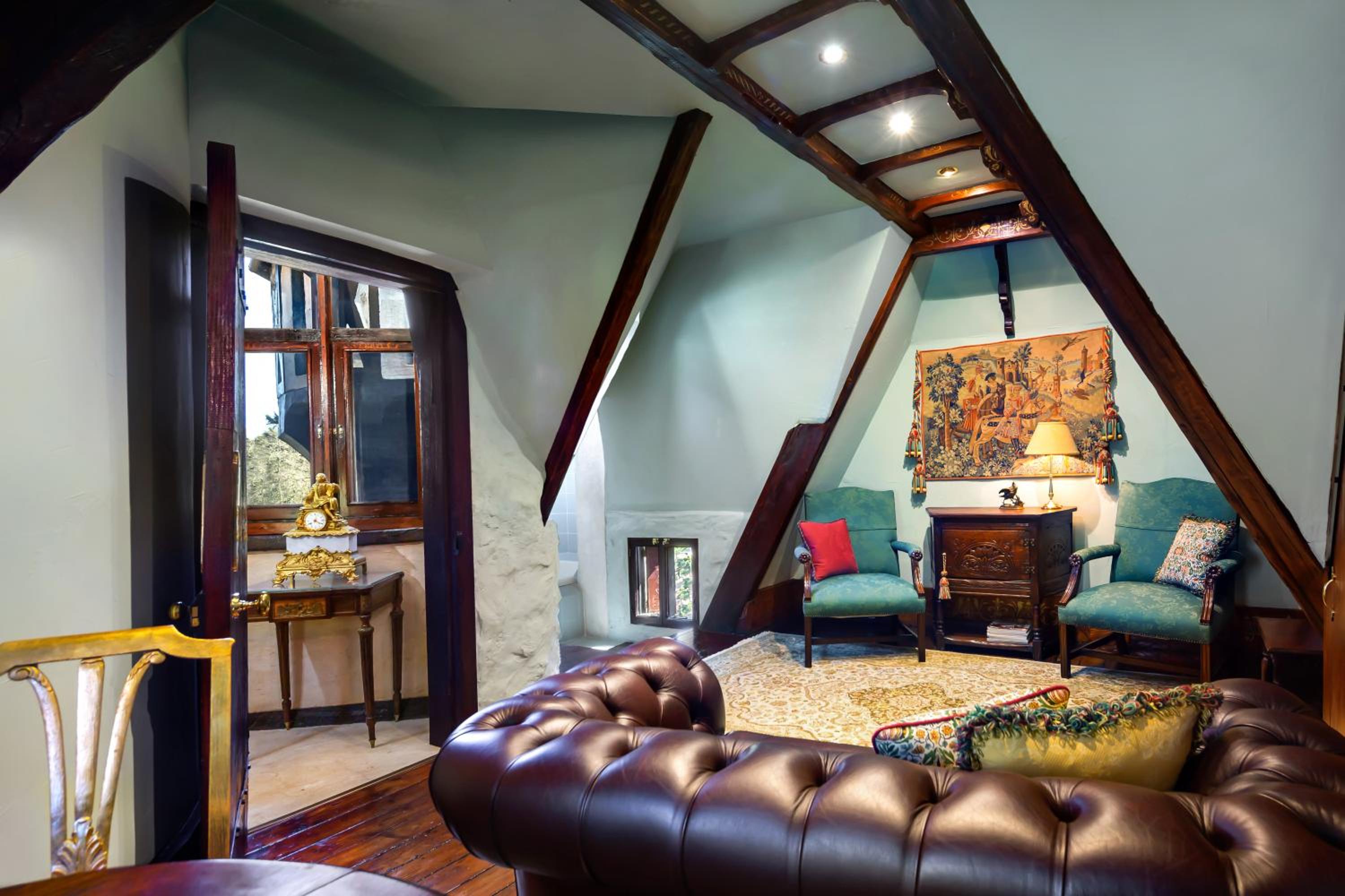 Thorngrove Manor