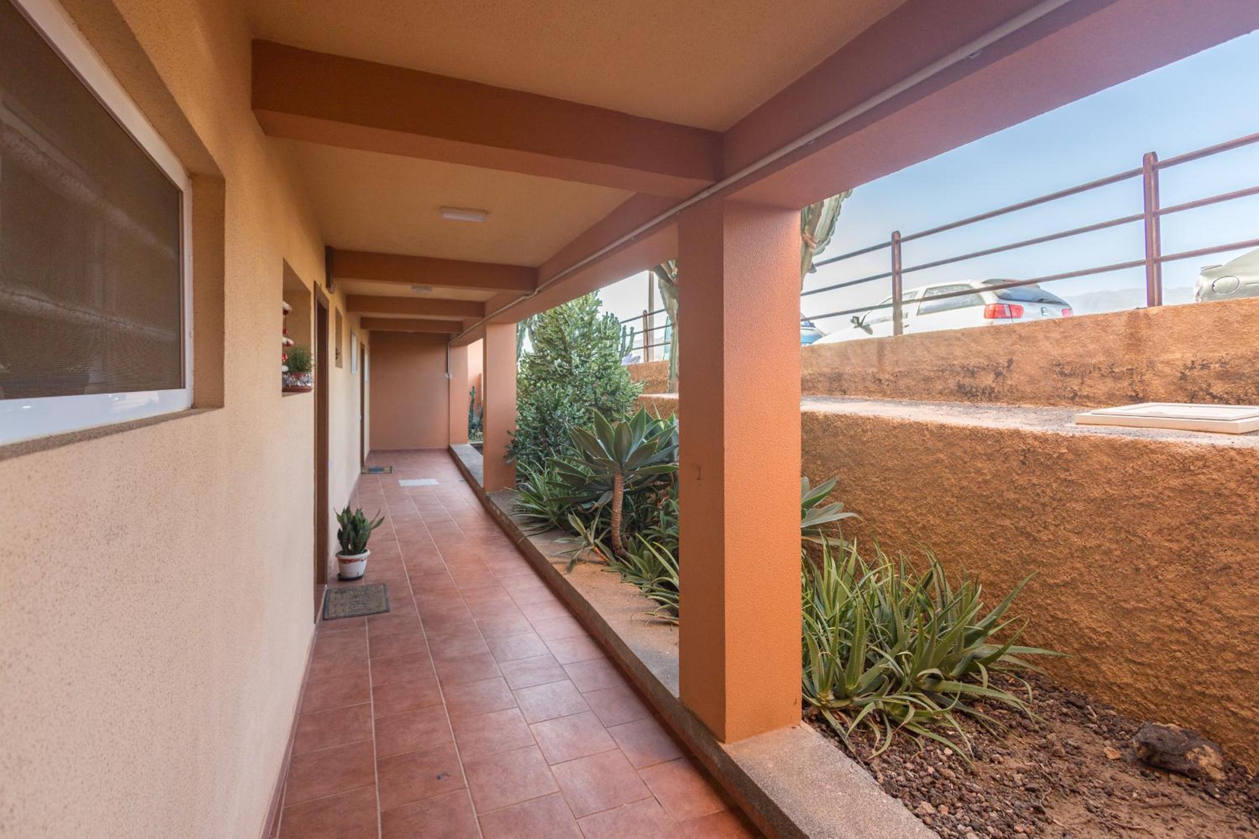 Playa El Burrero con terraza y solarium privado