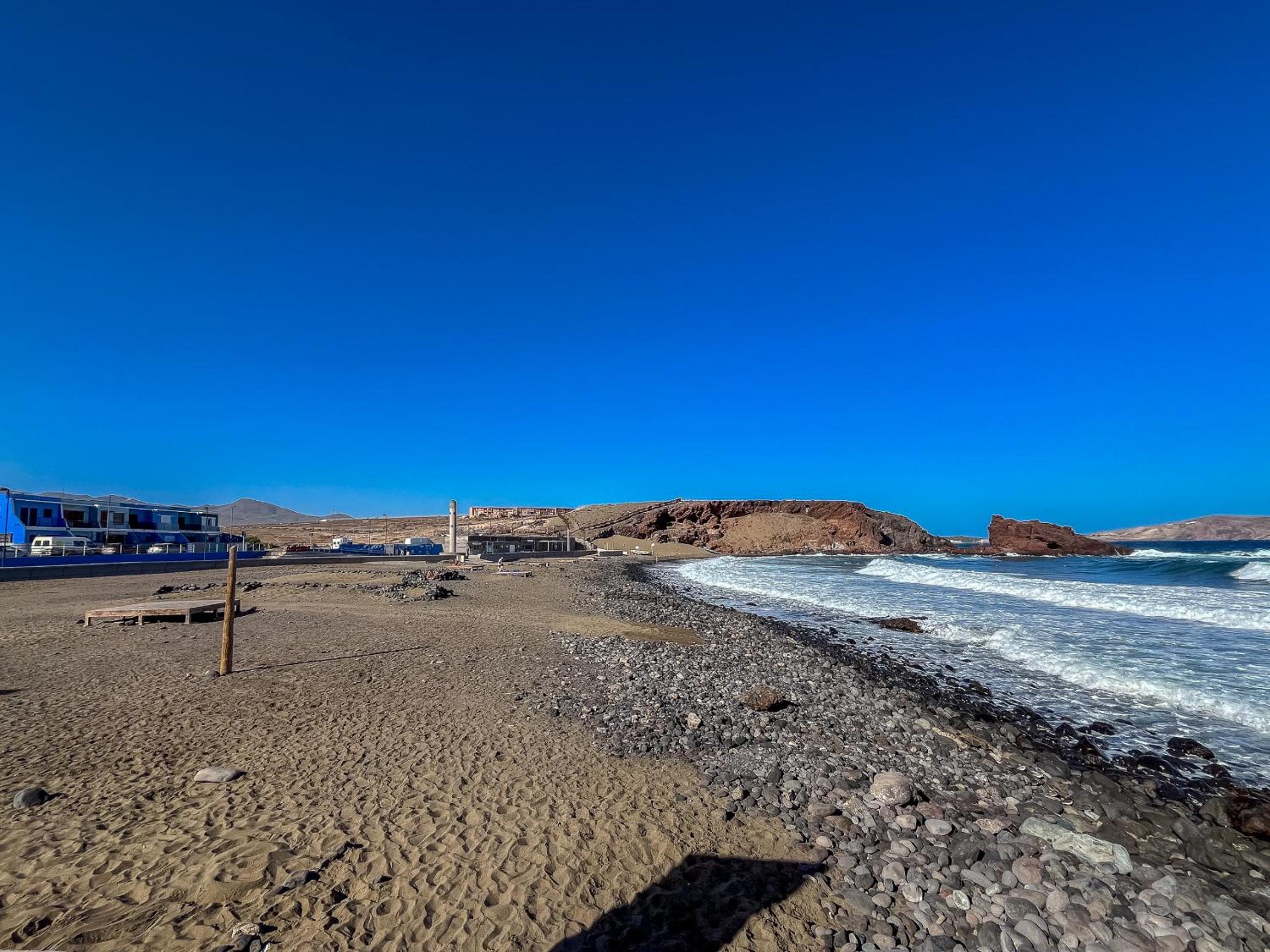 Playa El Burrero con terraza y solarium privado