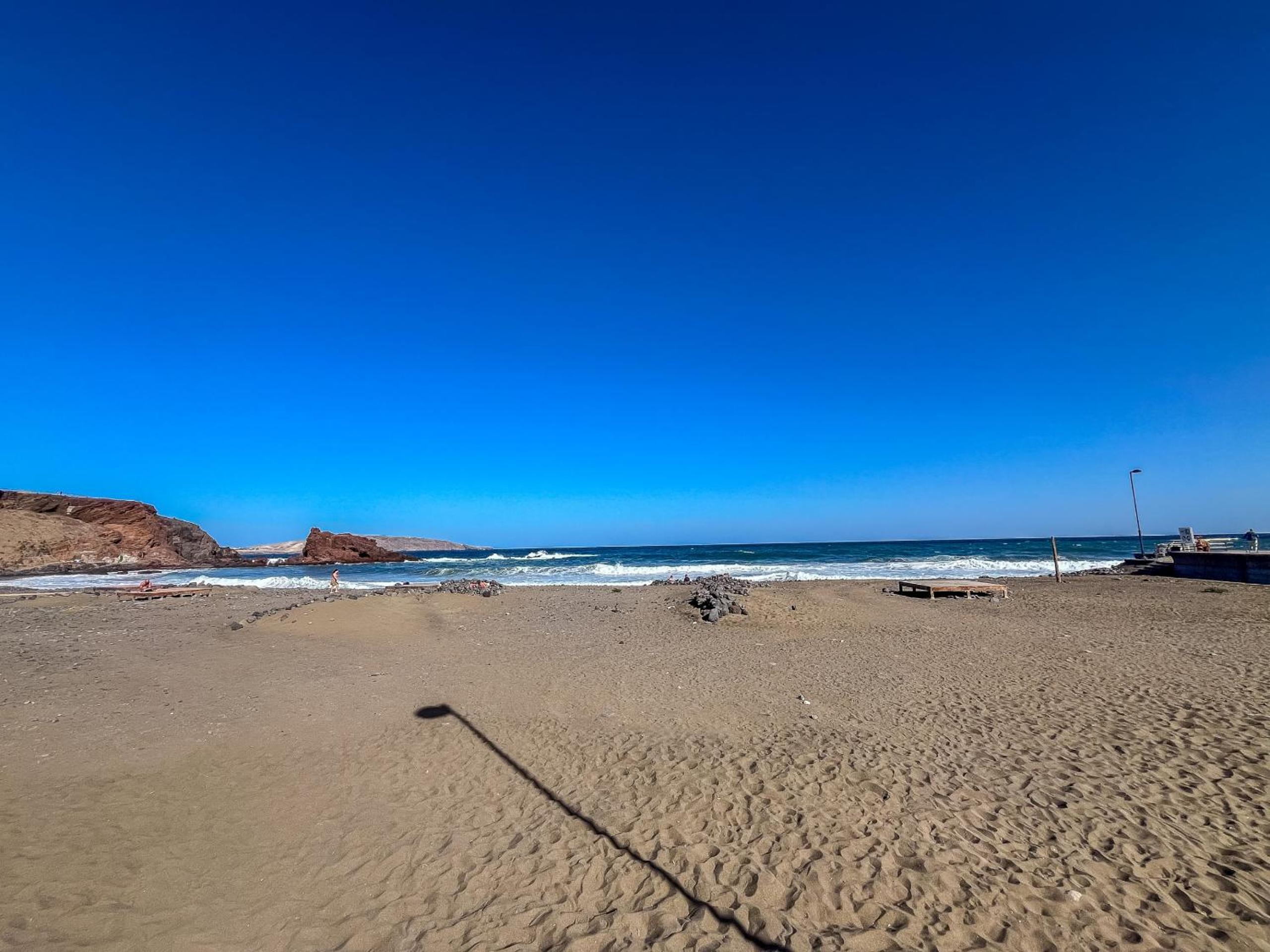 Playa El Burrero con terraza y solarium privado