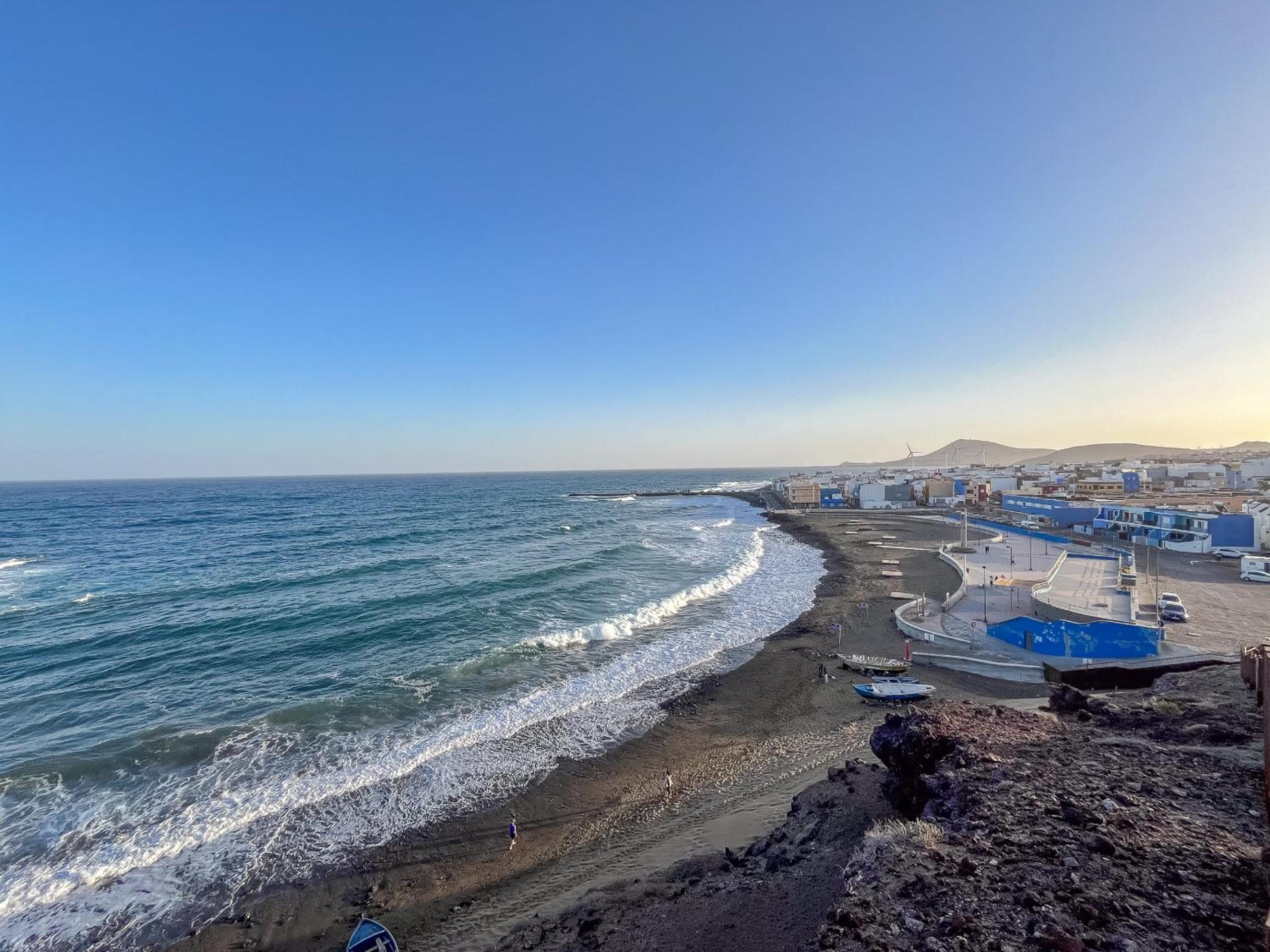 Playa El Burrero con terraza y solarium privado