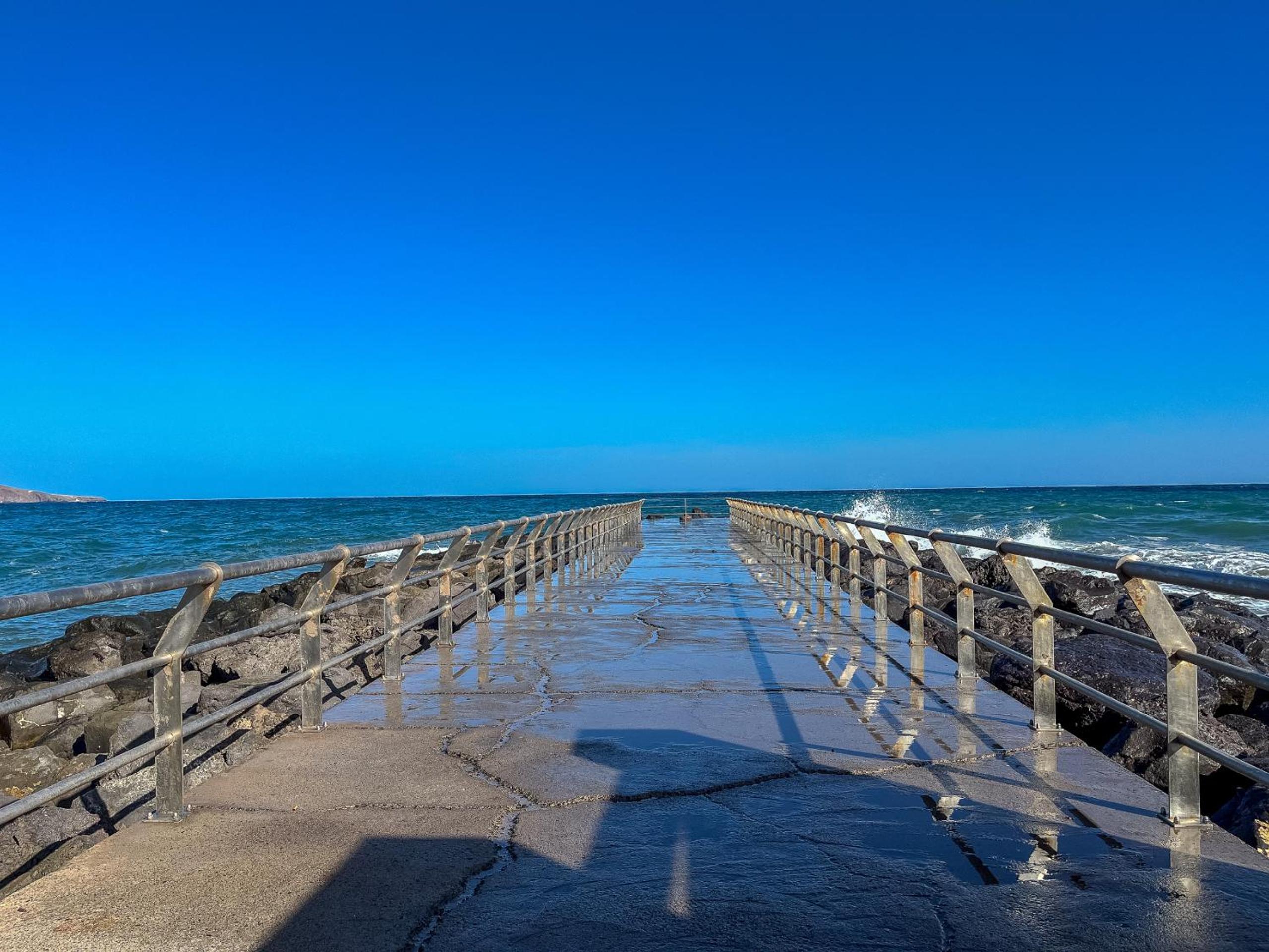 Playa El Burrero con terraza y solarium privado