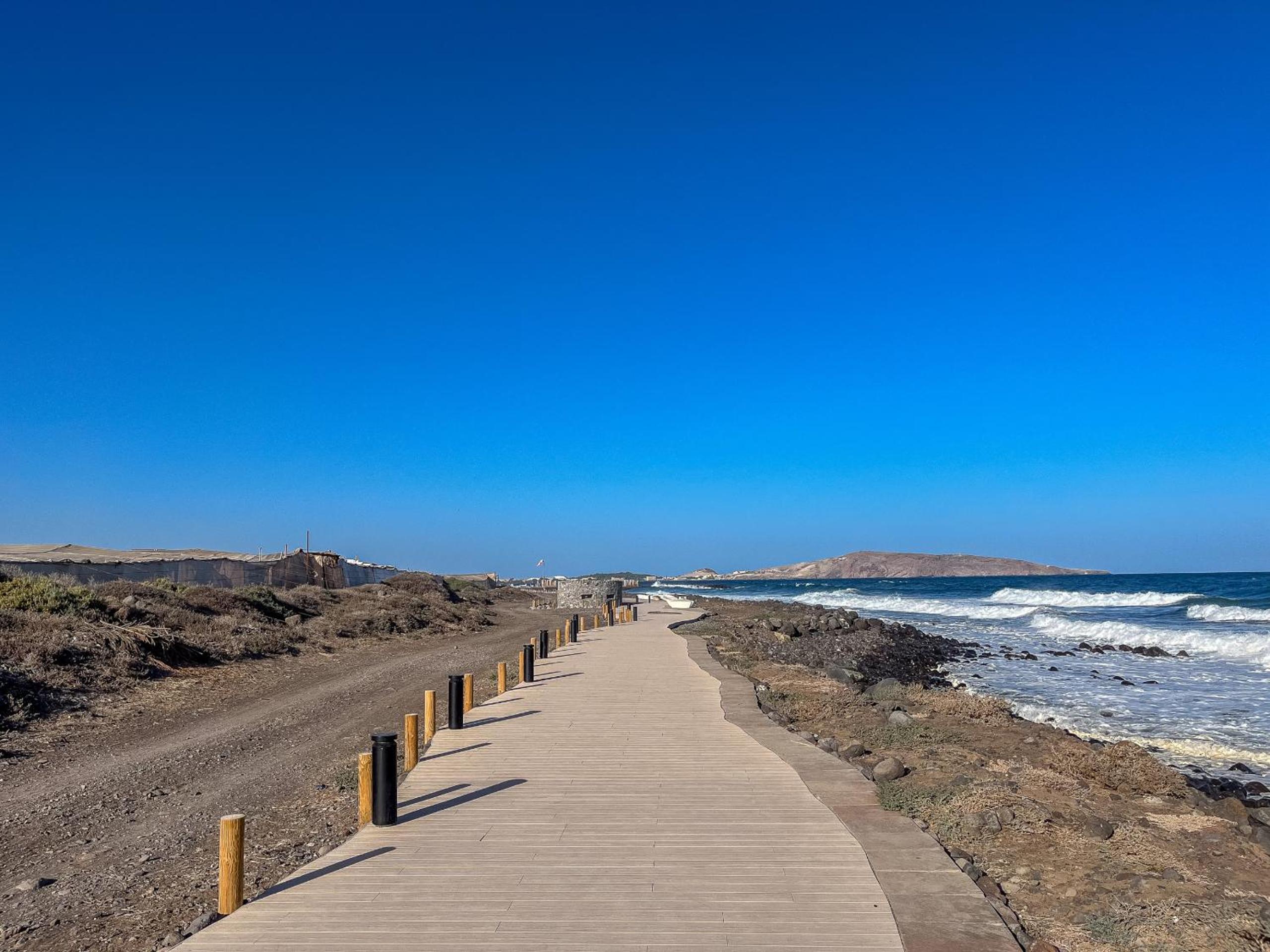 Playa El Burrero con terraza y solarium privado