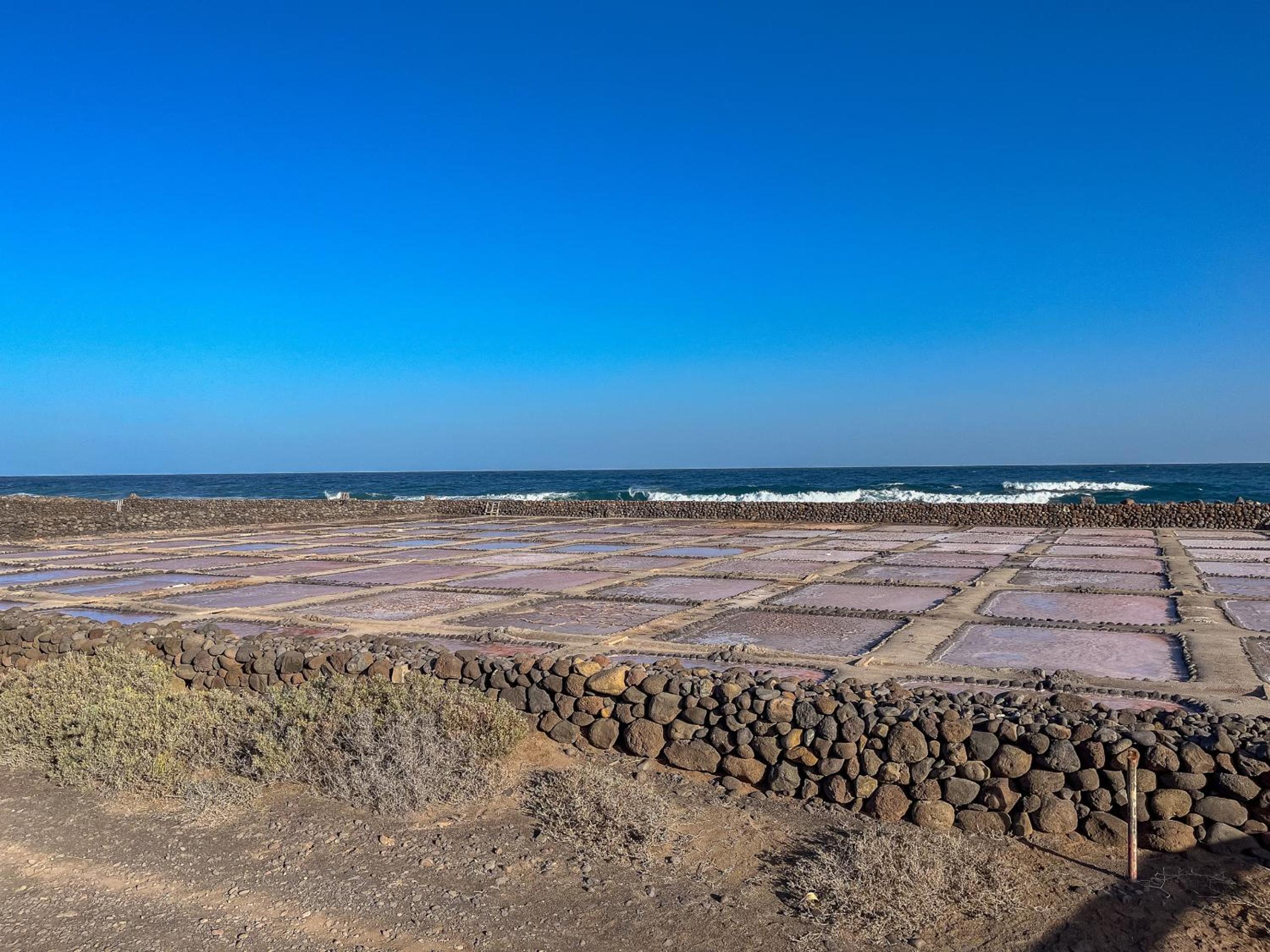Playa El Burrero con terraza y solarium privado