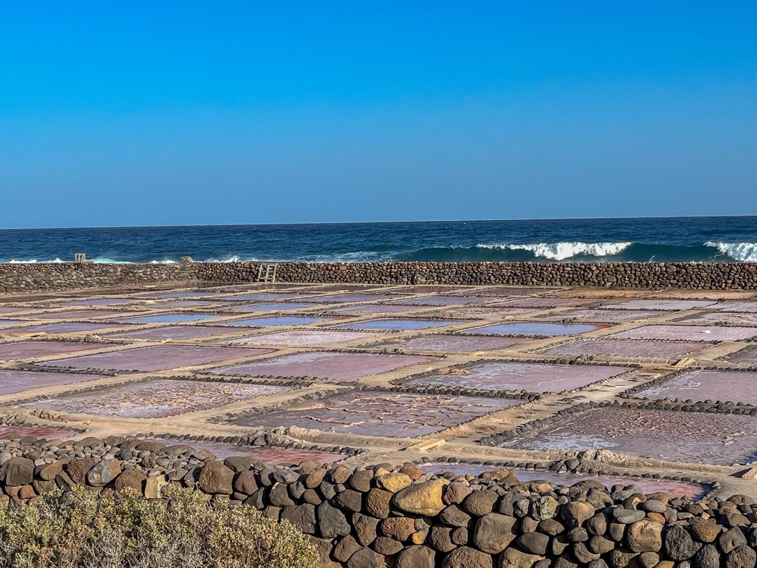 Playa El Burrero con terraza y solarium privado