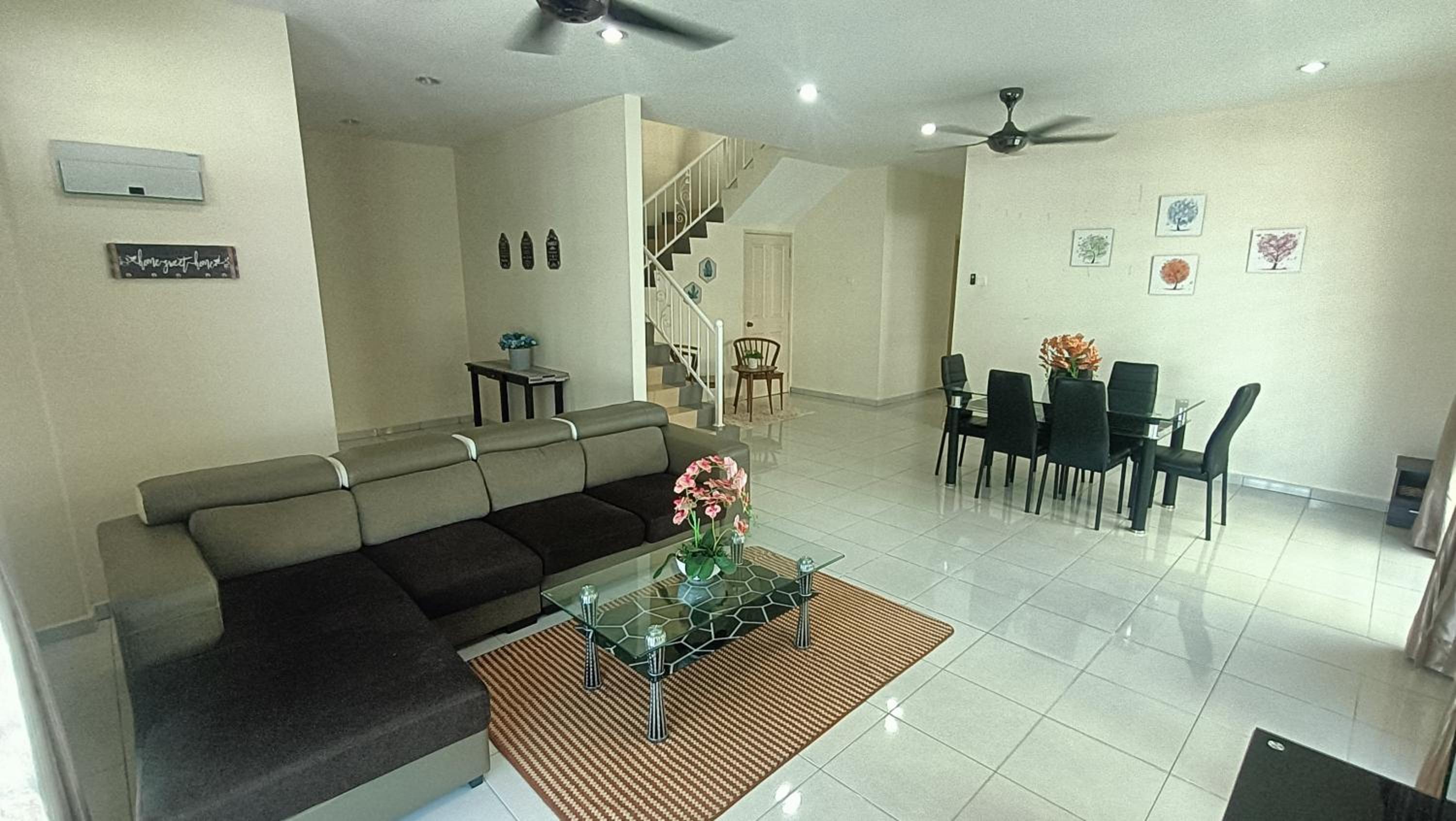 Setia Residen Semi-D two half storey 5 Bedrooms unlimited wifi view 4