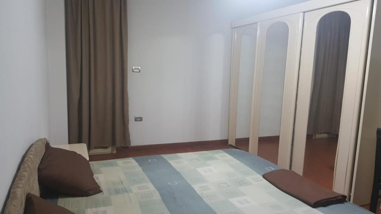 HOLIDAY VILLA 1