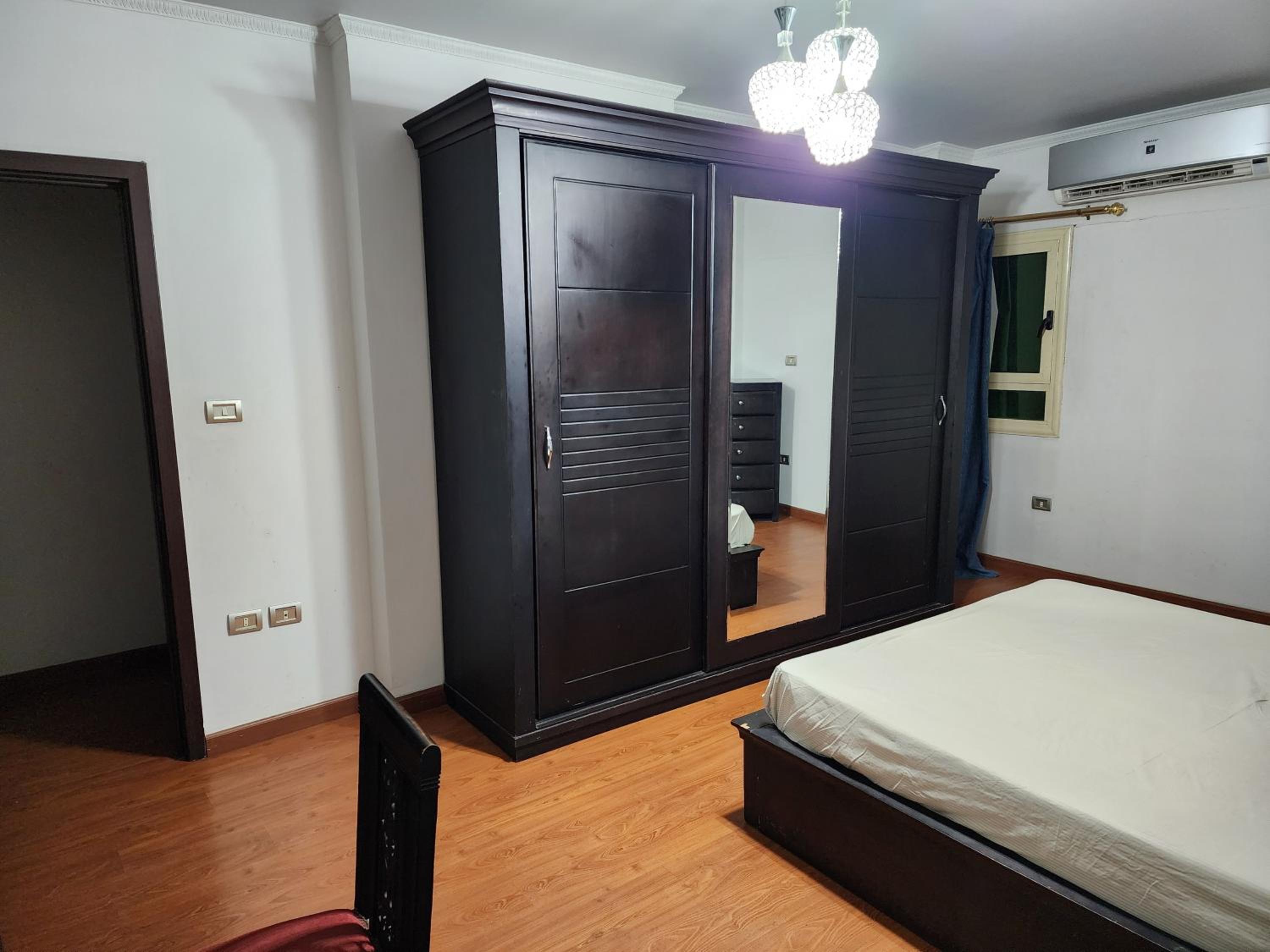 HOLIDAY VILLA 1