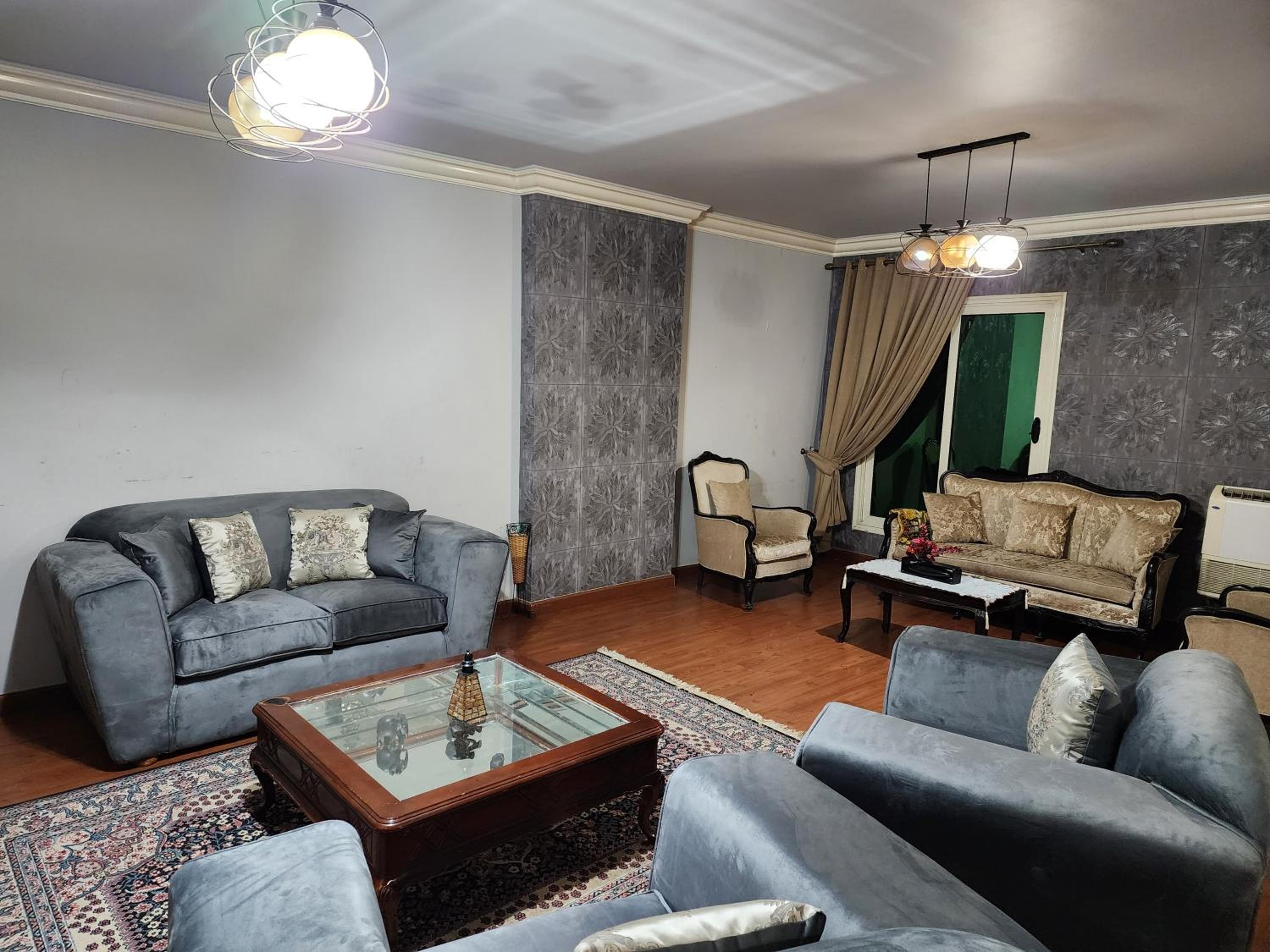 HOLIDAY VILLA 1