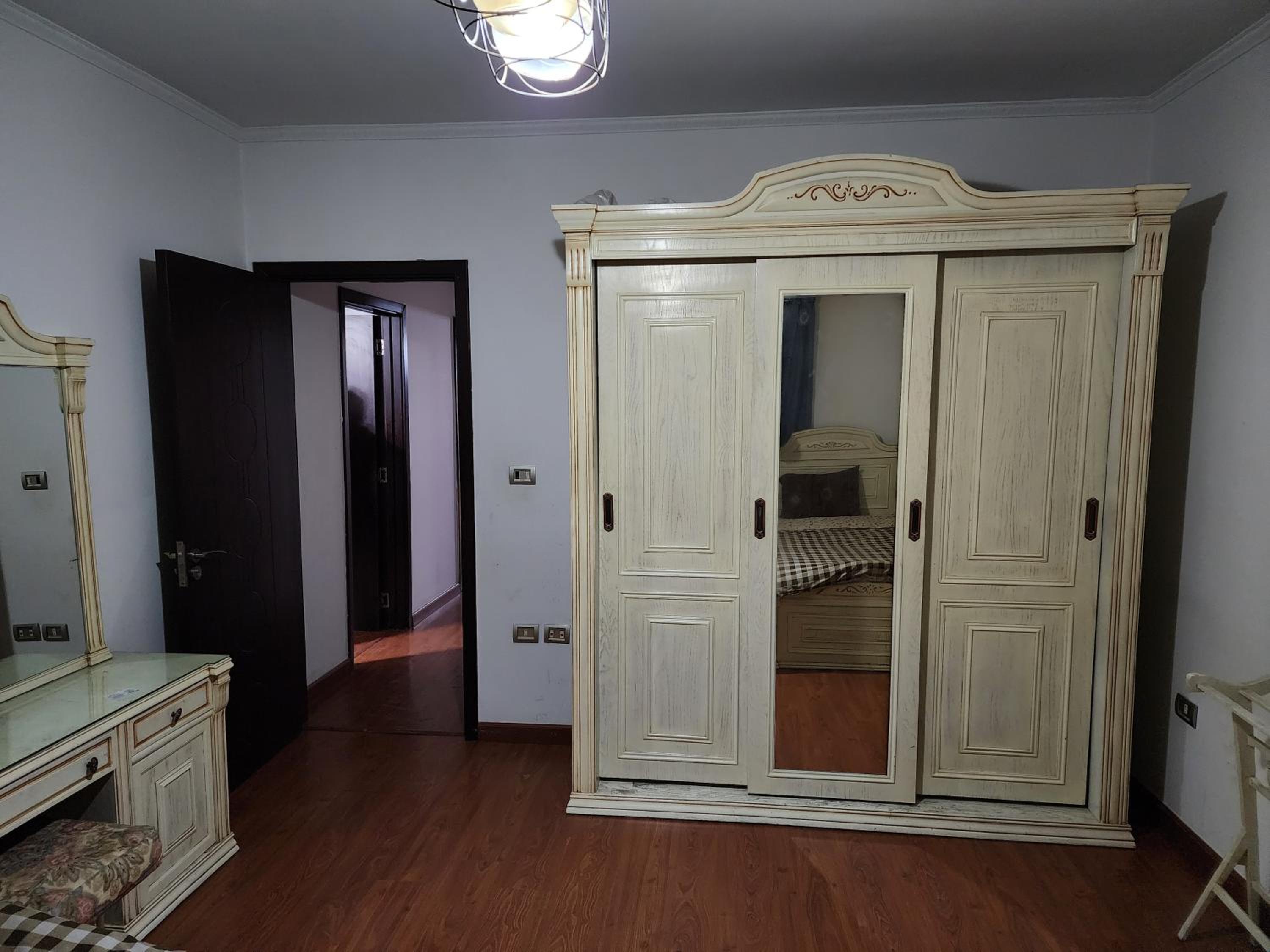 HOLIDAY VILLA 1