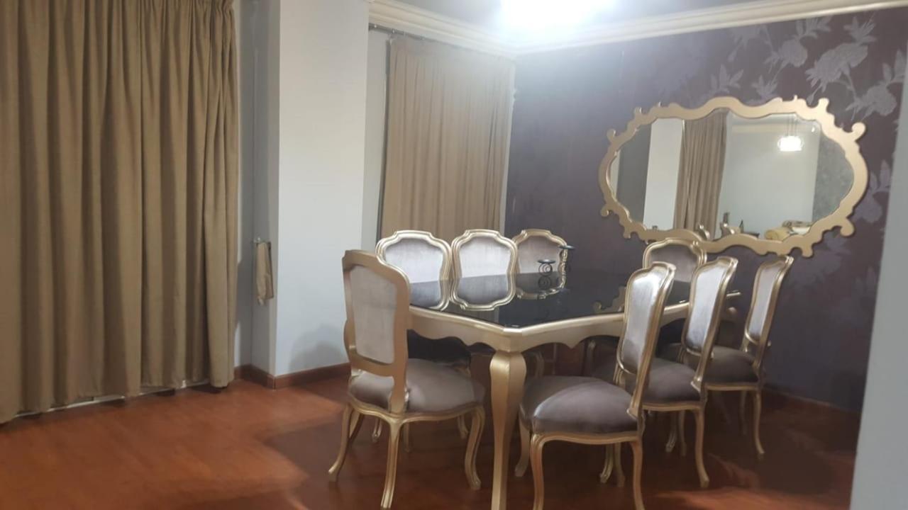HOLIDAY VILLA 1