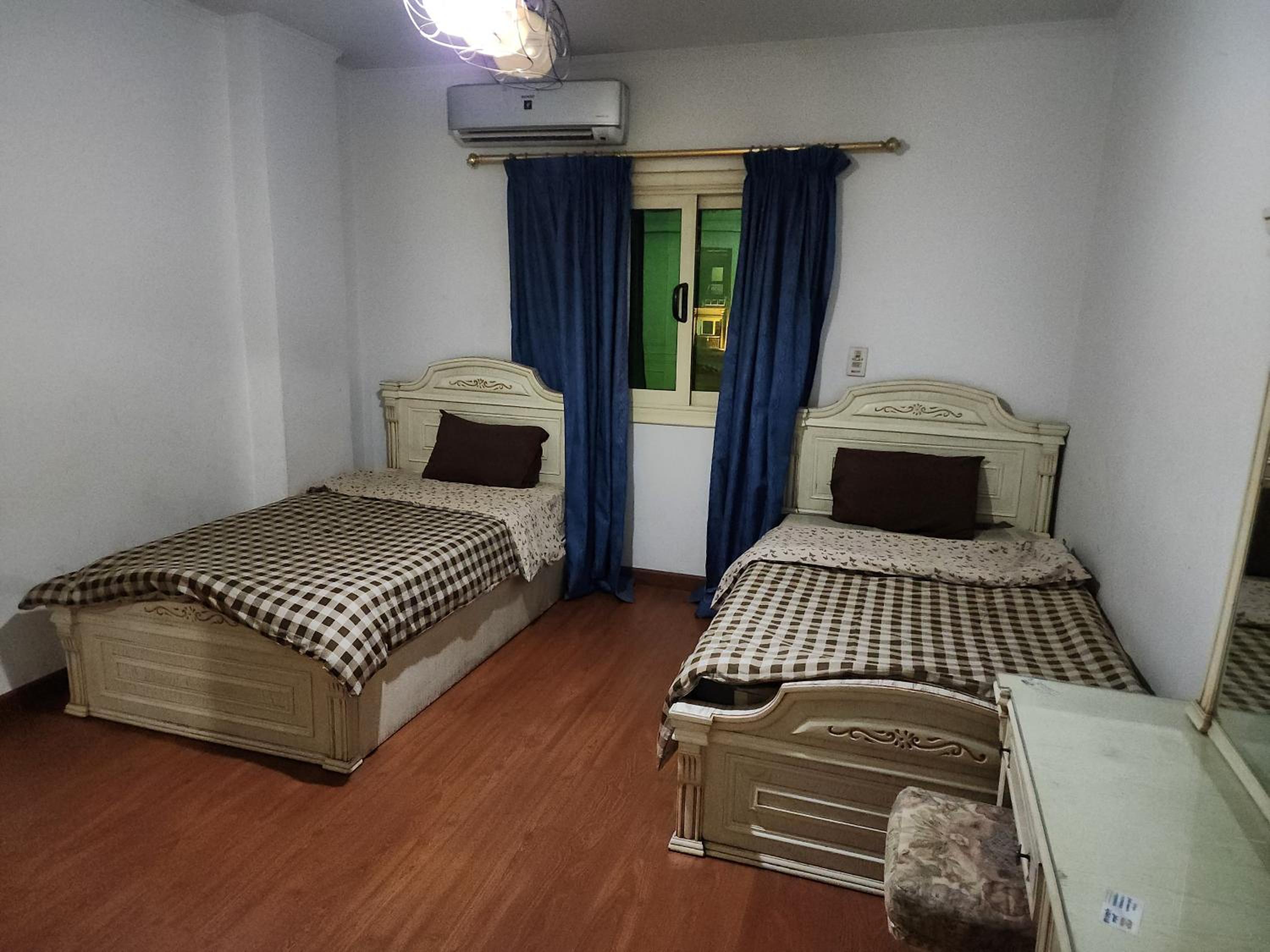 HOLIDAY VILLA 1