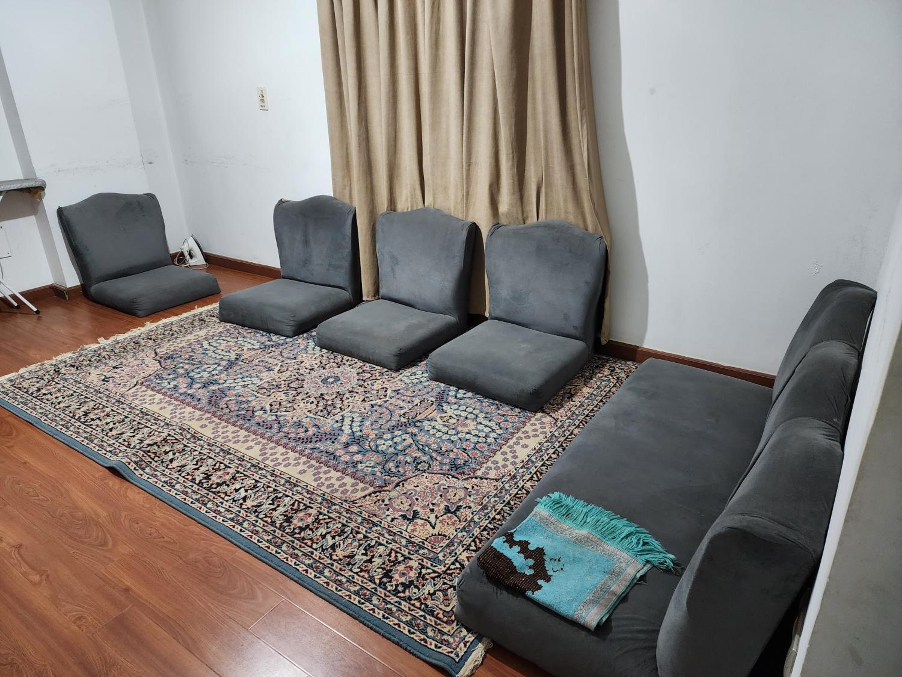 HOLIDAY VILLA 1