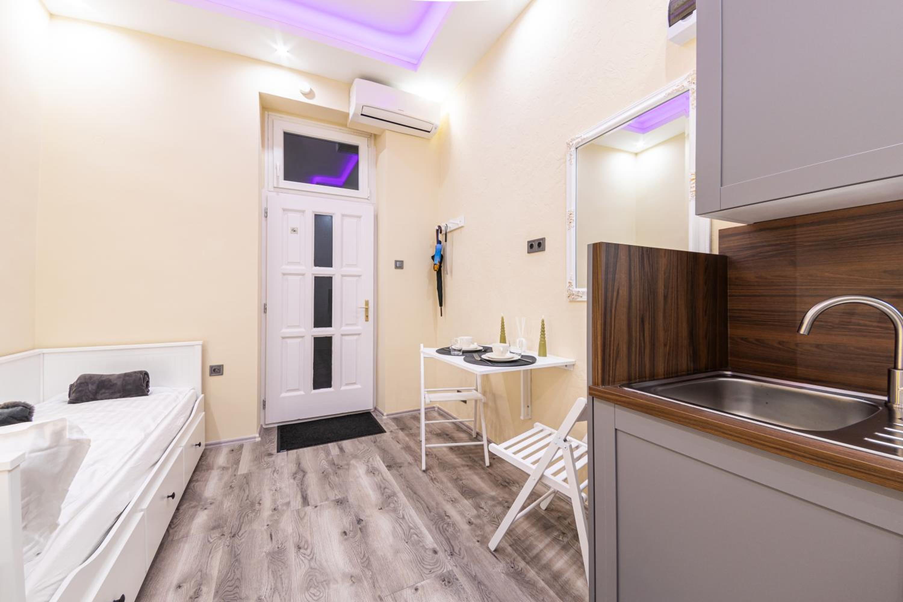 GrigorasNCo Studio Apartments
