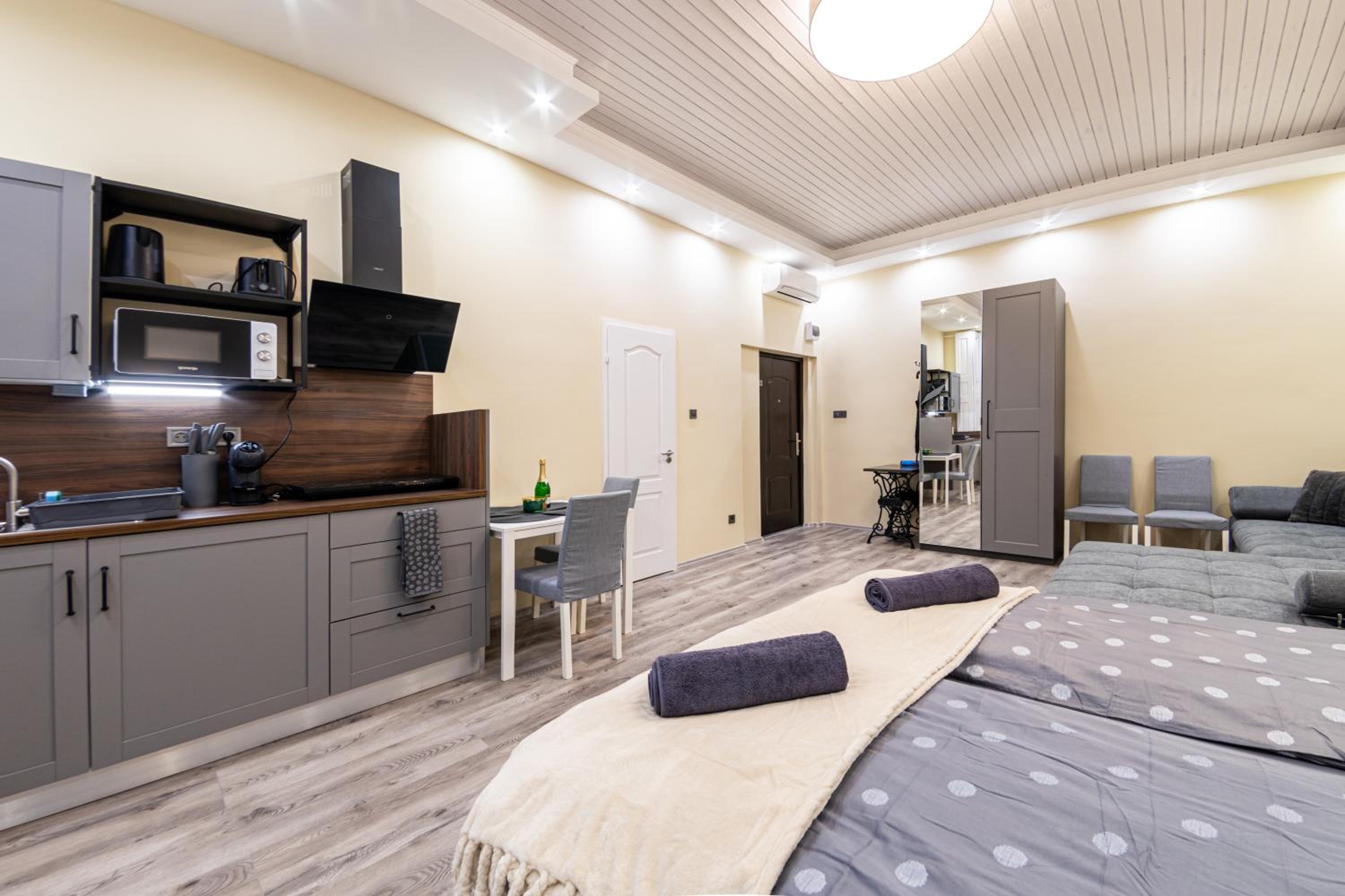 GrigorasNCo Studio Apartments