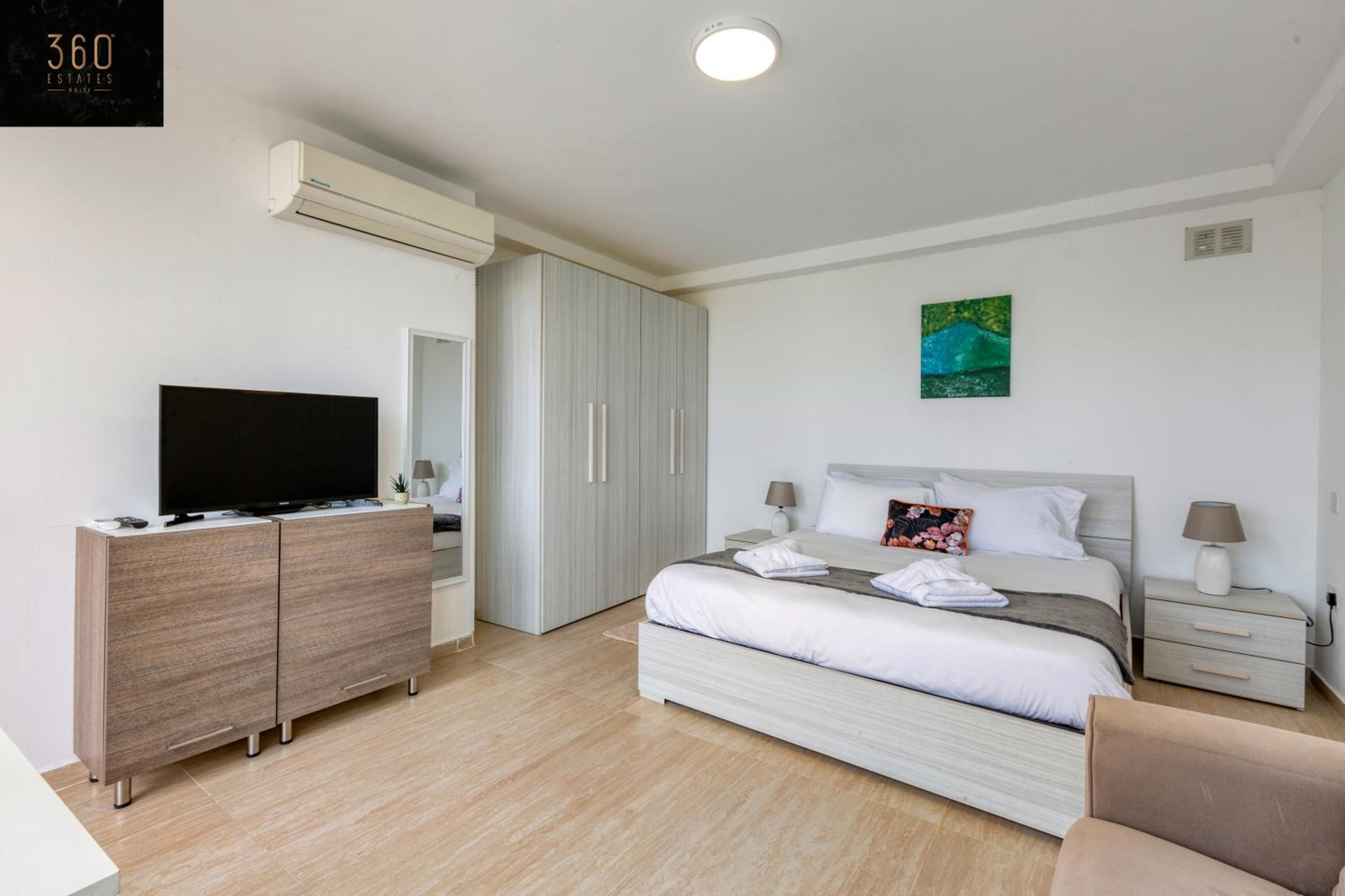 1BR penthouse with PRVT balcony in St Julians by 360 Estates photo 4
