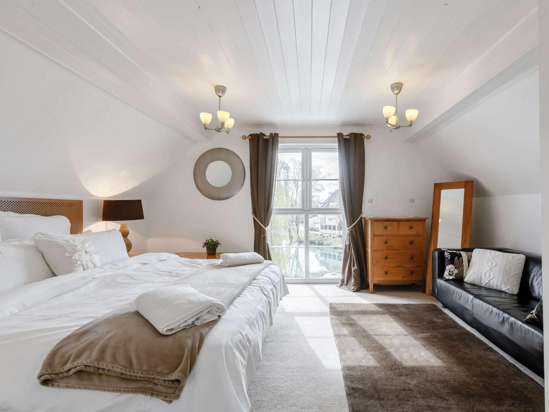 3 Bed in Cirencester oc-hic02