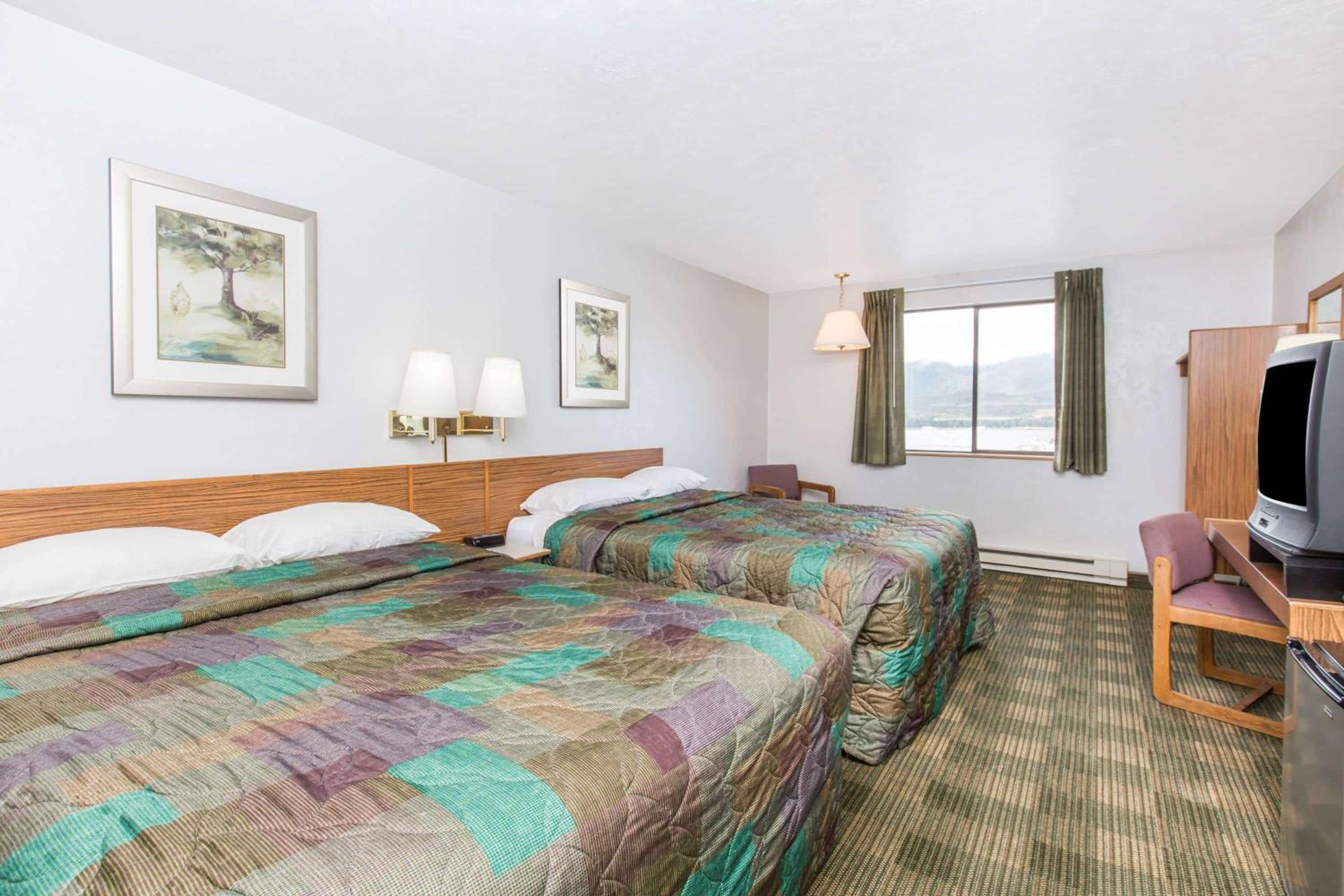 Ketchikan Vacations - Super 8 by Wyndham Ketchikan - Property Image 5