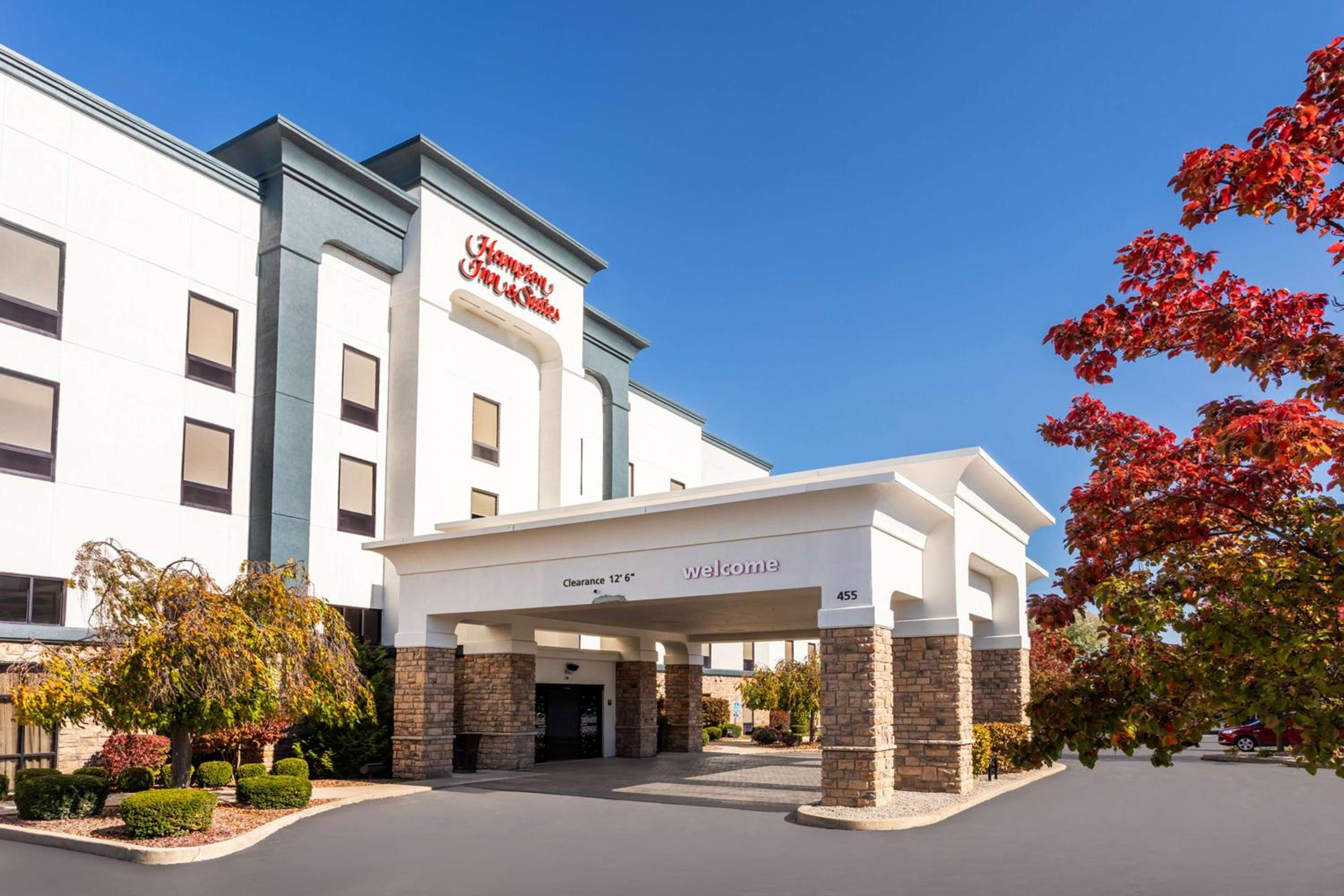 Richmond Vacations - Hampton Inn  Suites Richmond - Property Image 5