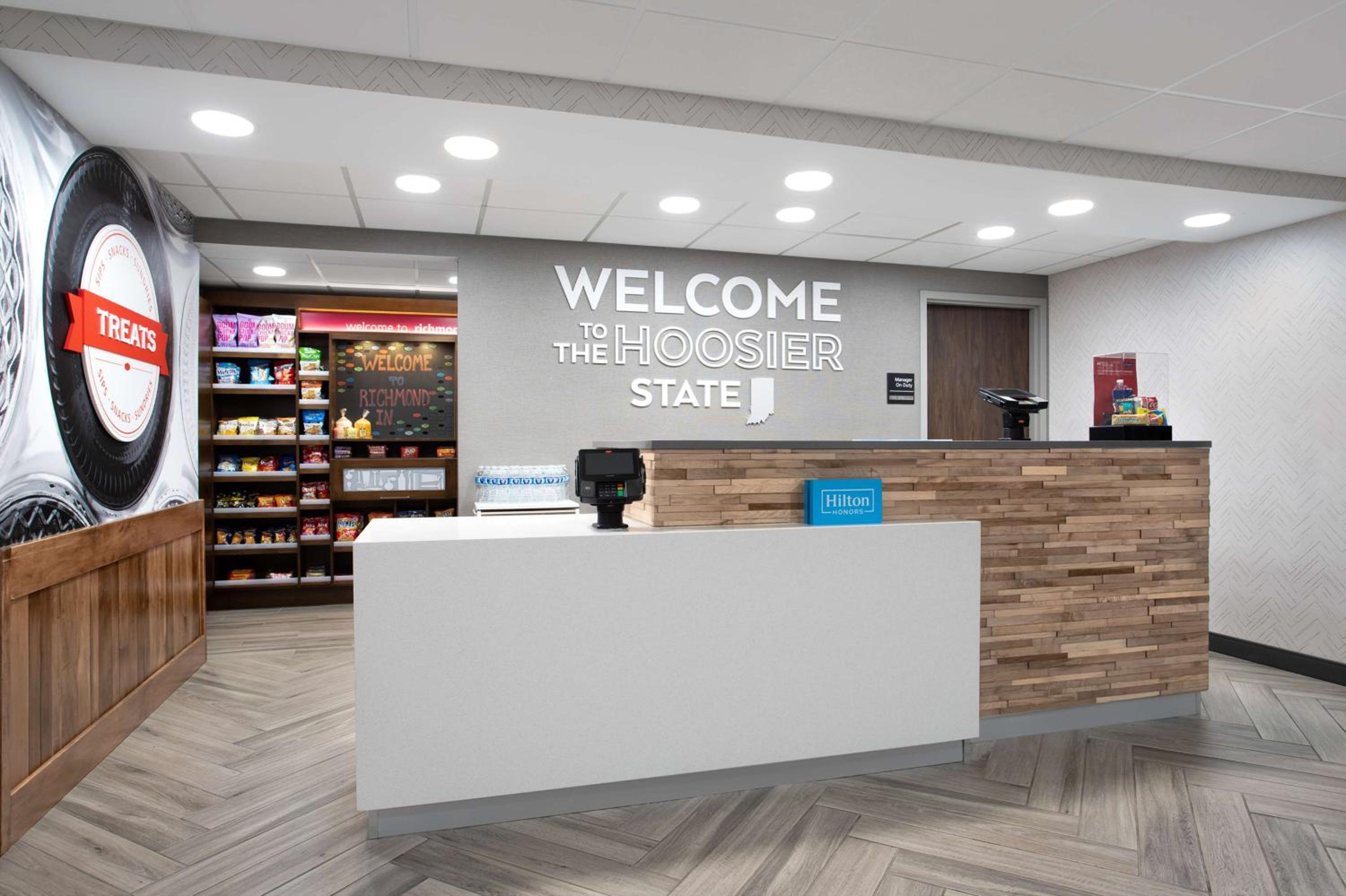 Richmond Vacations - Hampton Inn  Suites Richmond - Property Image 4