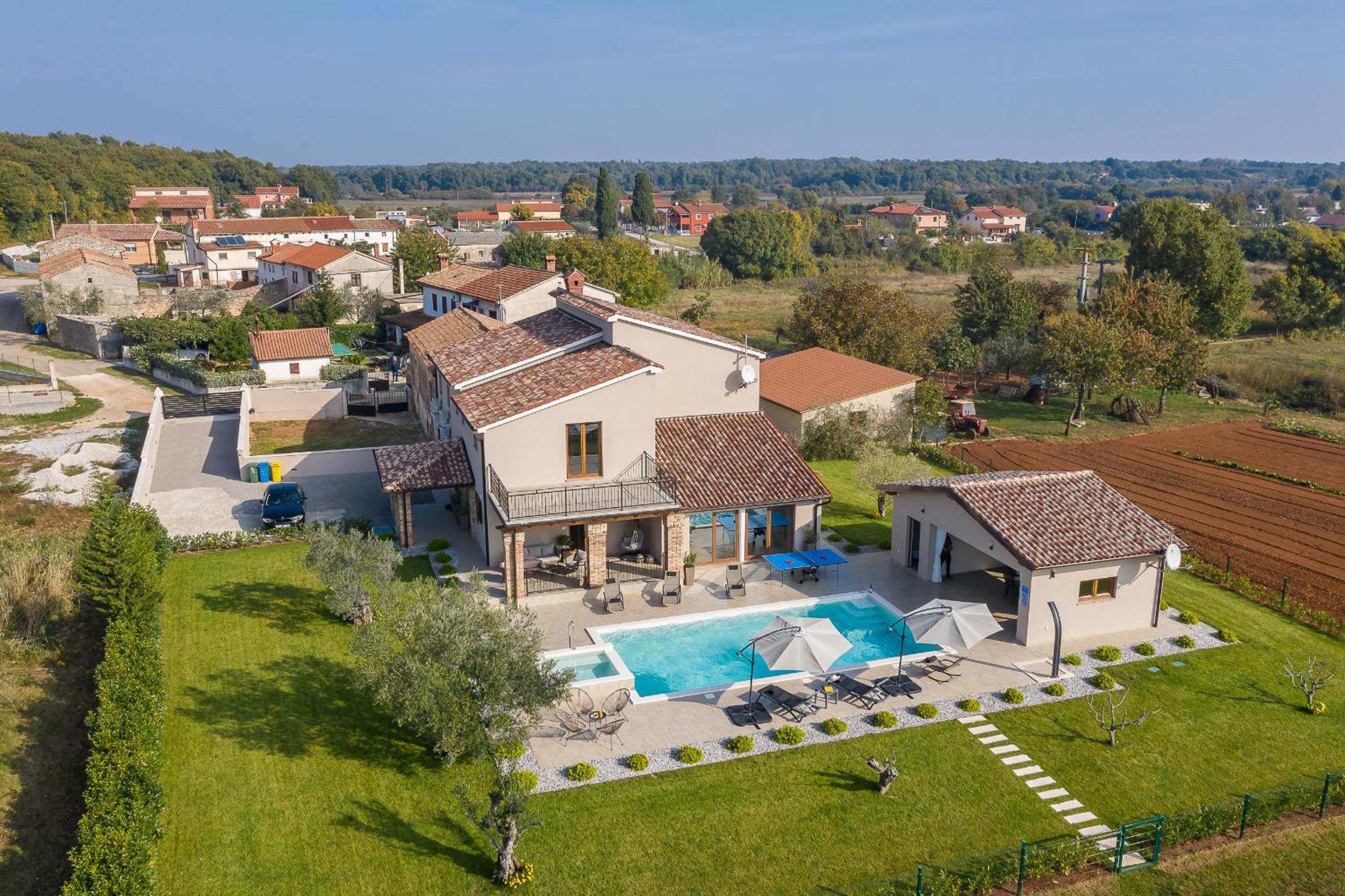 Villa Mattuzzi in Central Istria with large garden, kids playground and whirlpool view 5
