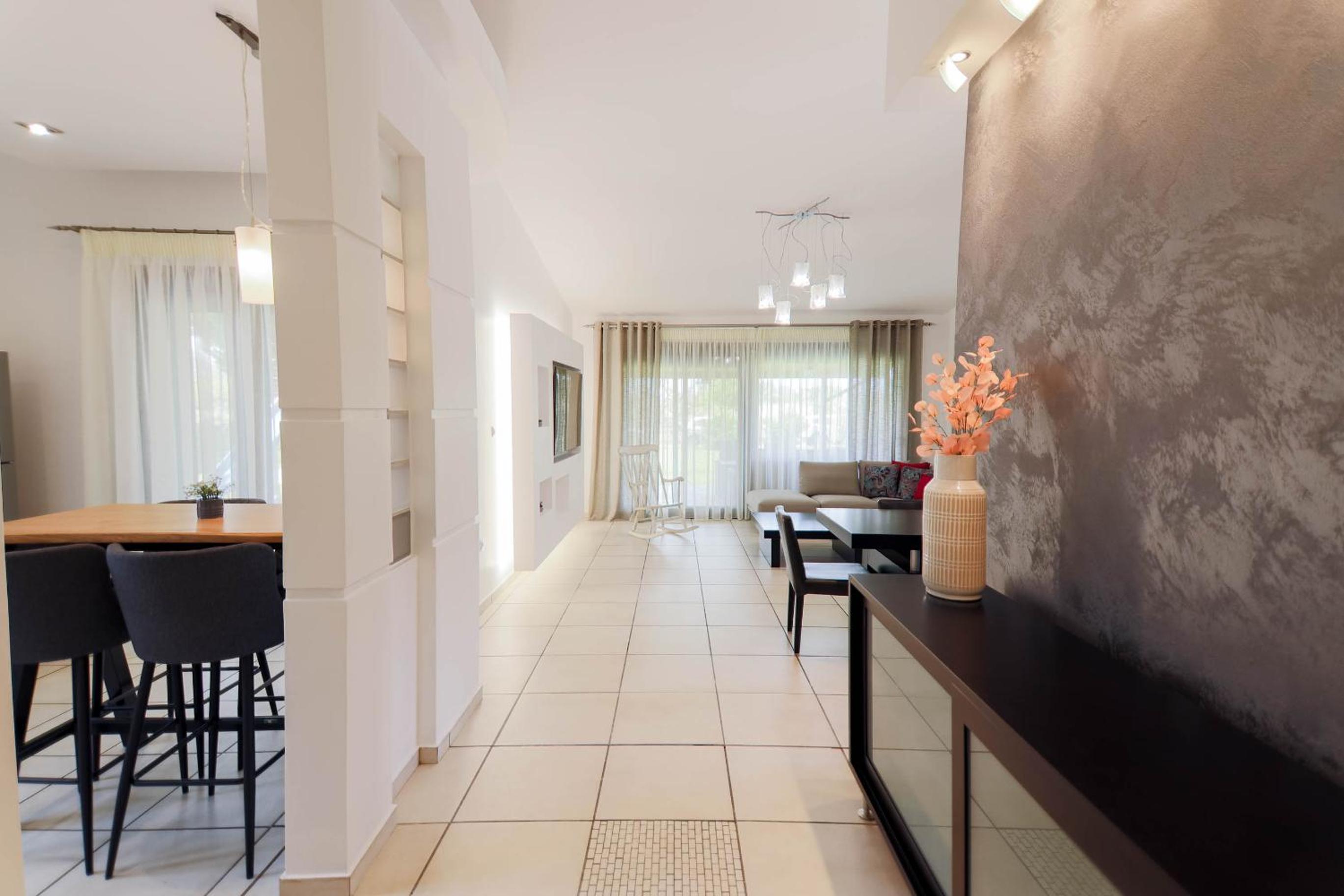 MaVitaPlace Villa Familia, Pool & Jacuzzi-Whirlpool, Katerini view 3