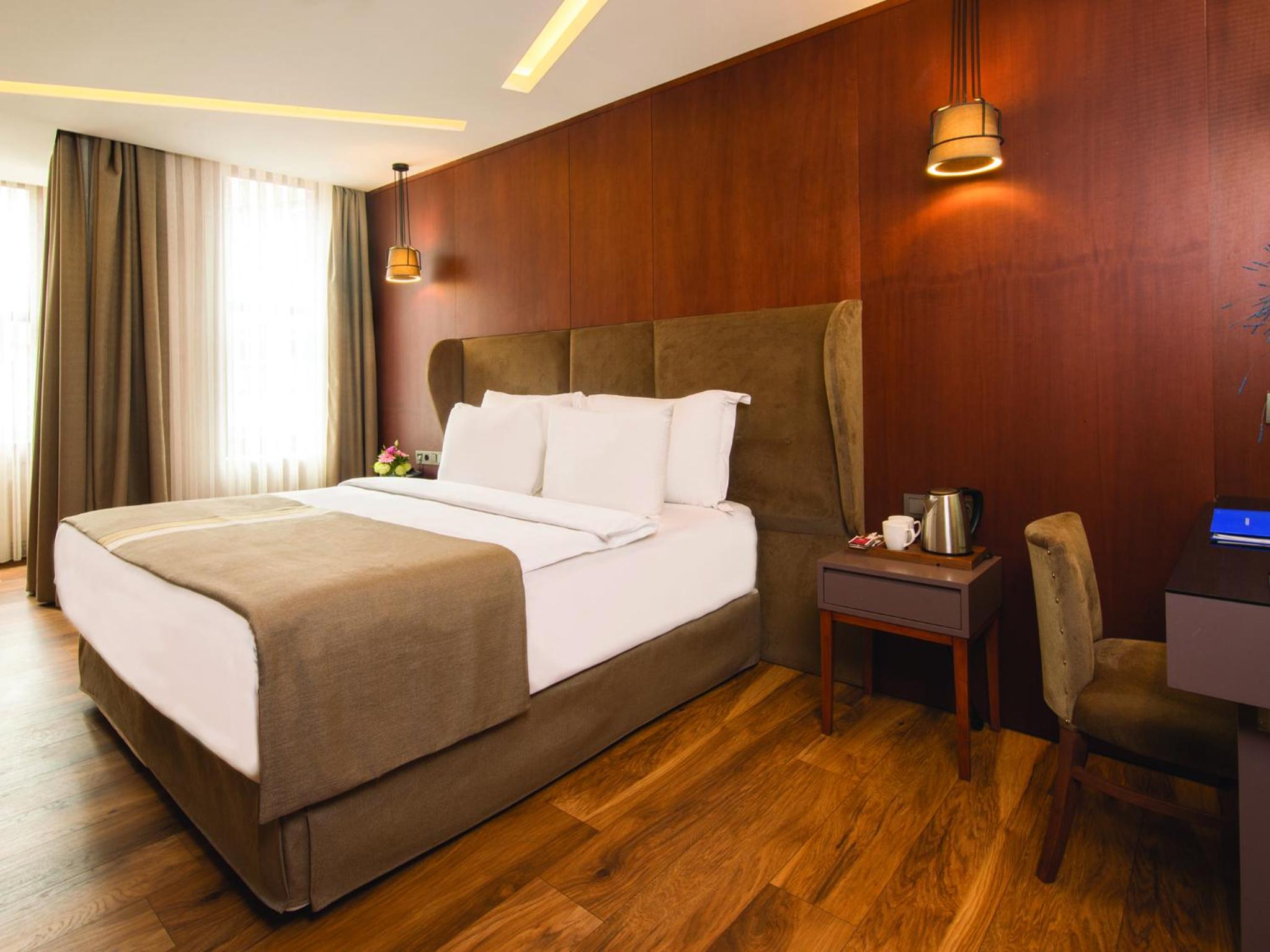 hotel room