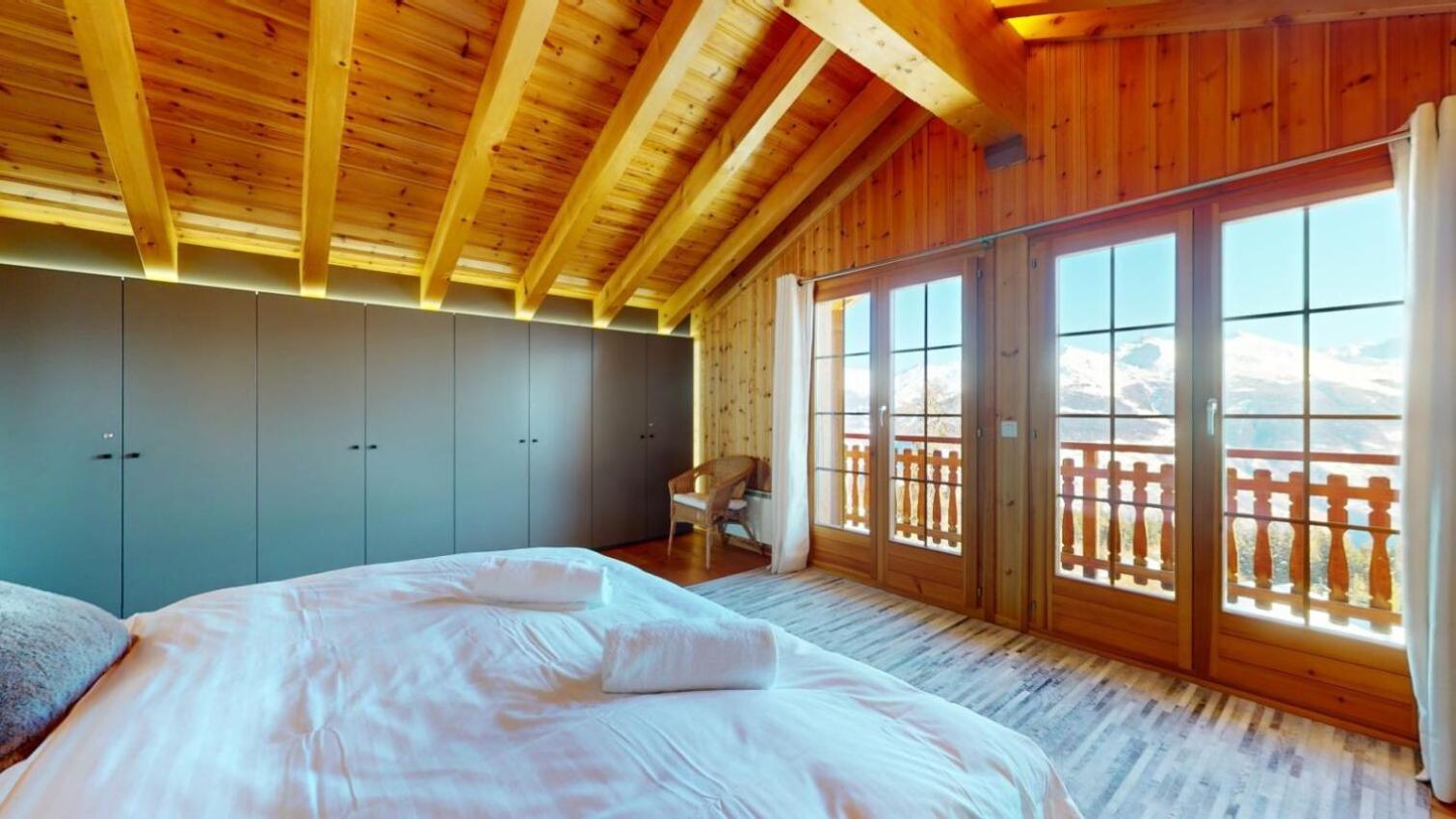 Narnia SKI IN & SKI OUT chalet 14 pers view 5