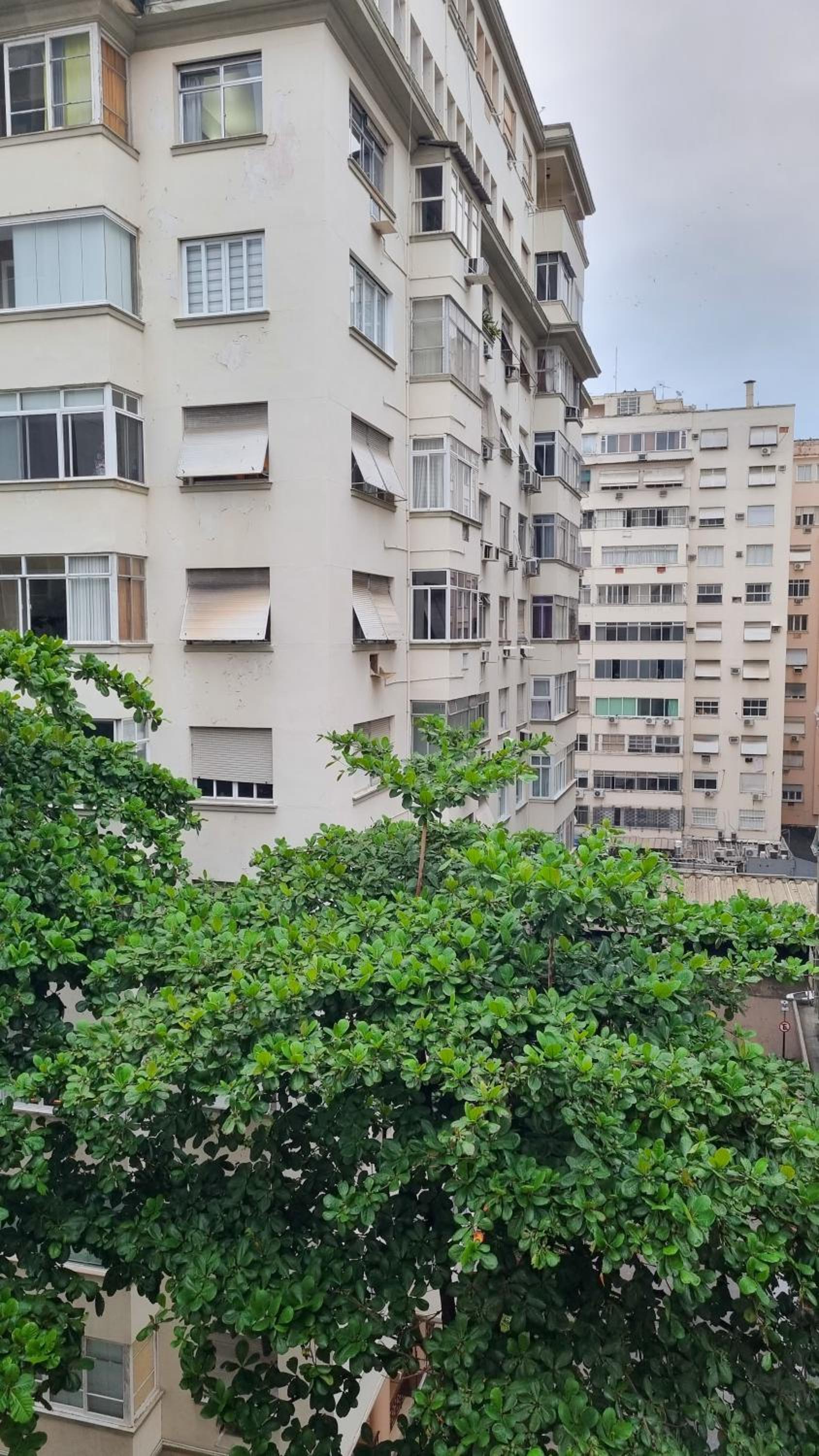 Apê RJ - quadra da praia de Copacabana
