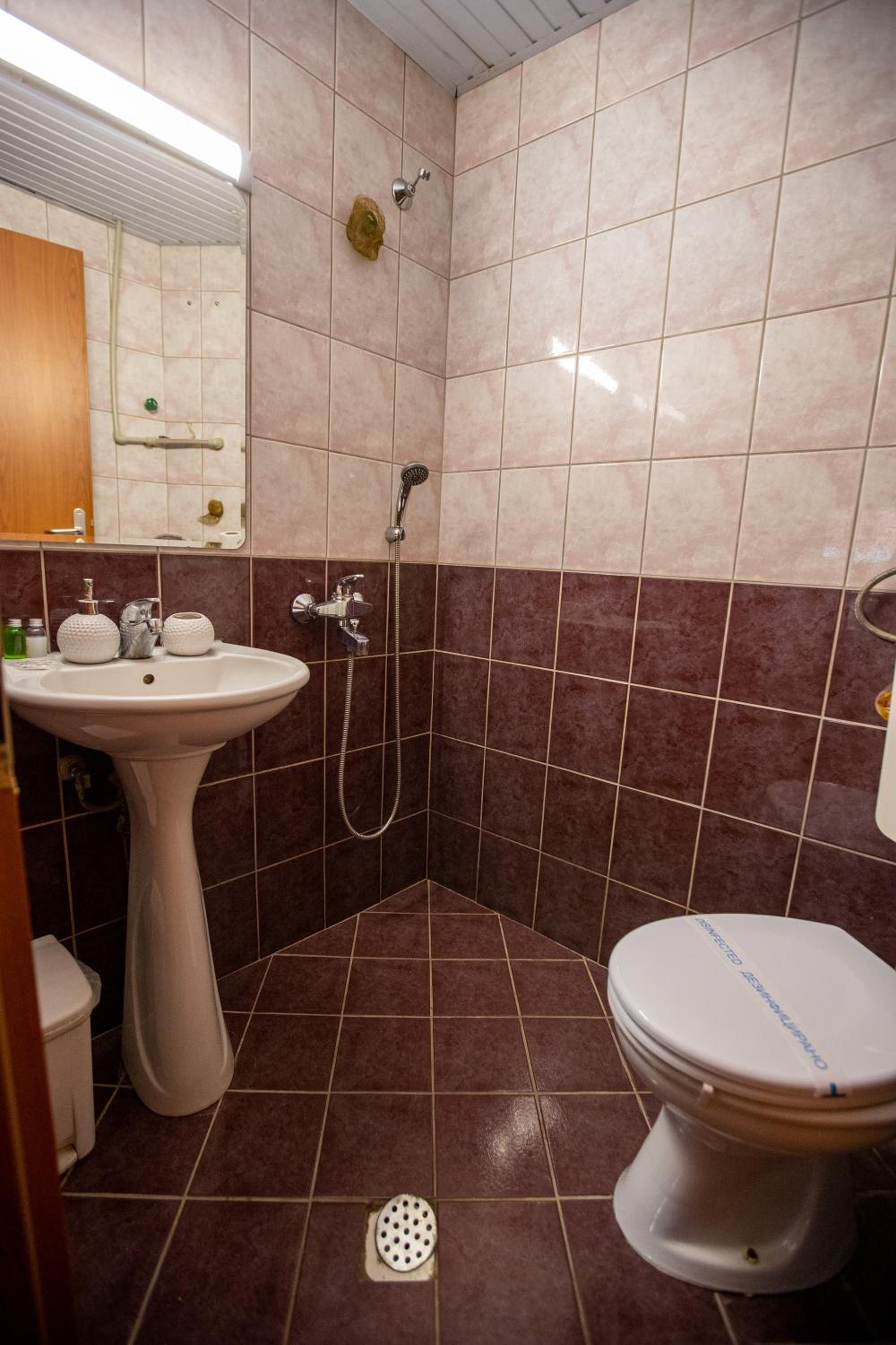ViK Guest House Ohrid view 4