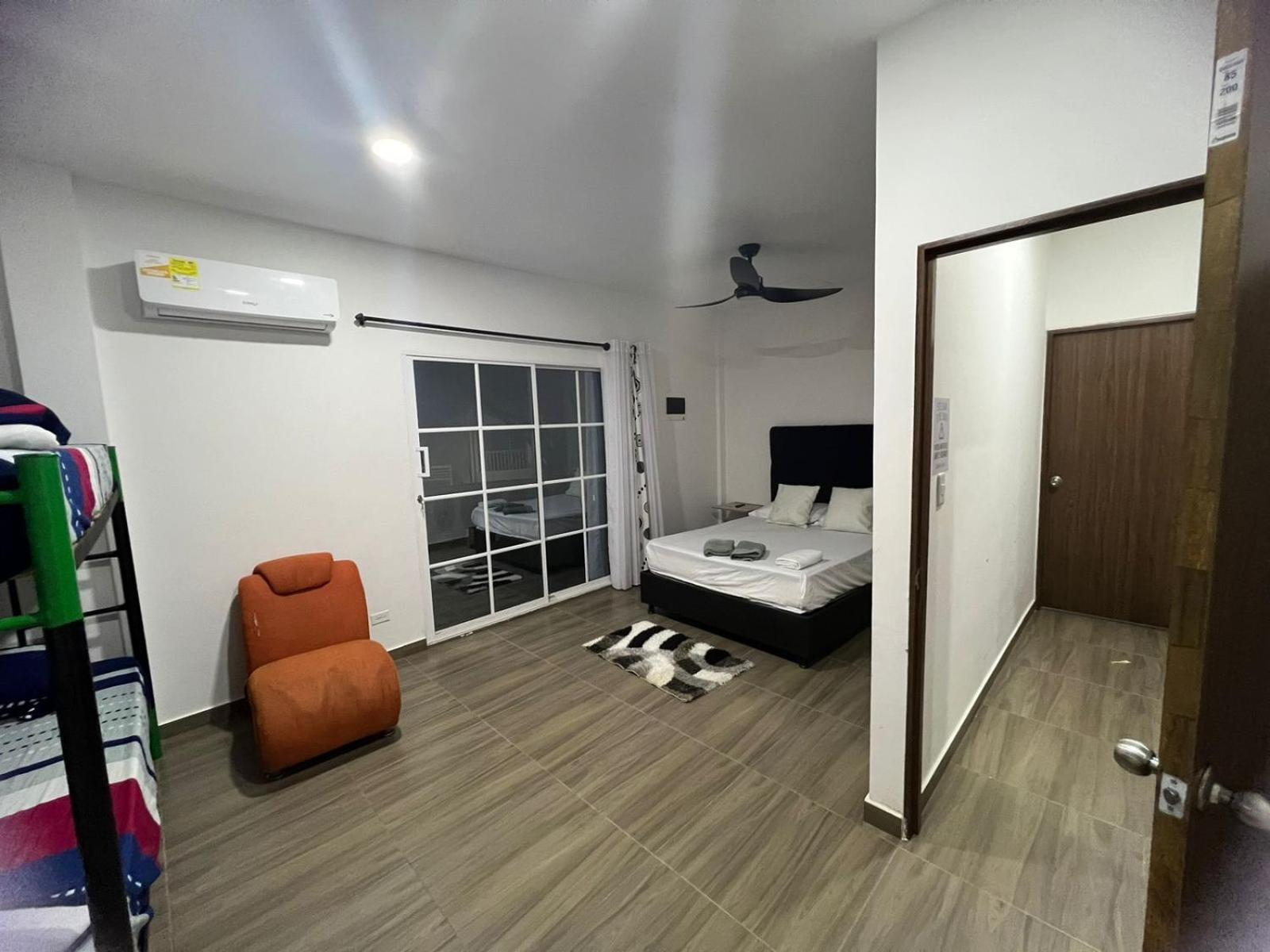 Isabella Habitaciones y aptos cerca del Aeropuerto y Playa