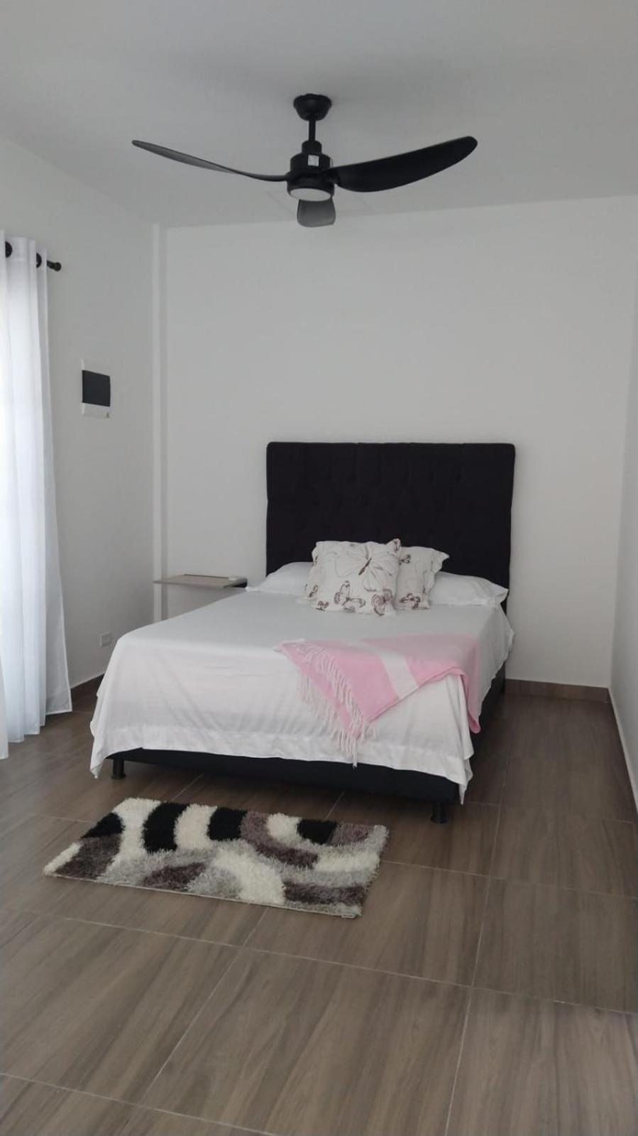 Isabella Habitaciones y aptos cerca del Aeropuerto y Playa