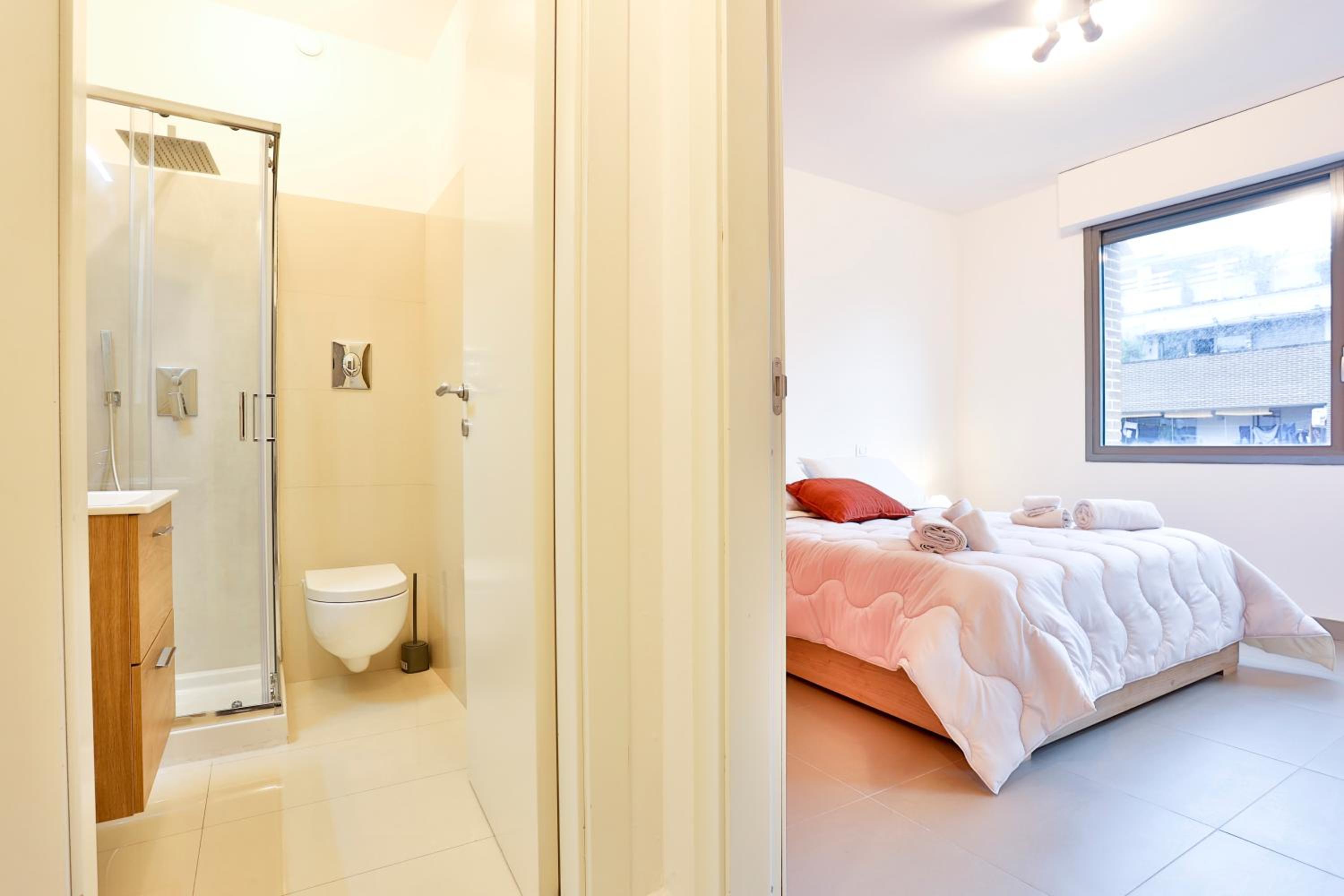 GuestHost - Sebeto Apartments with Parking & Netfilx