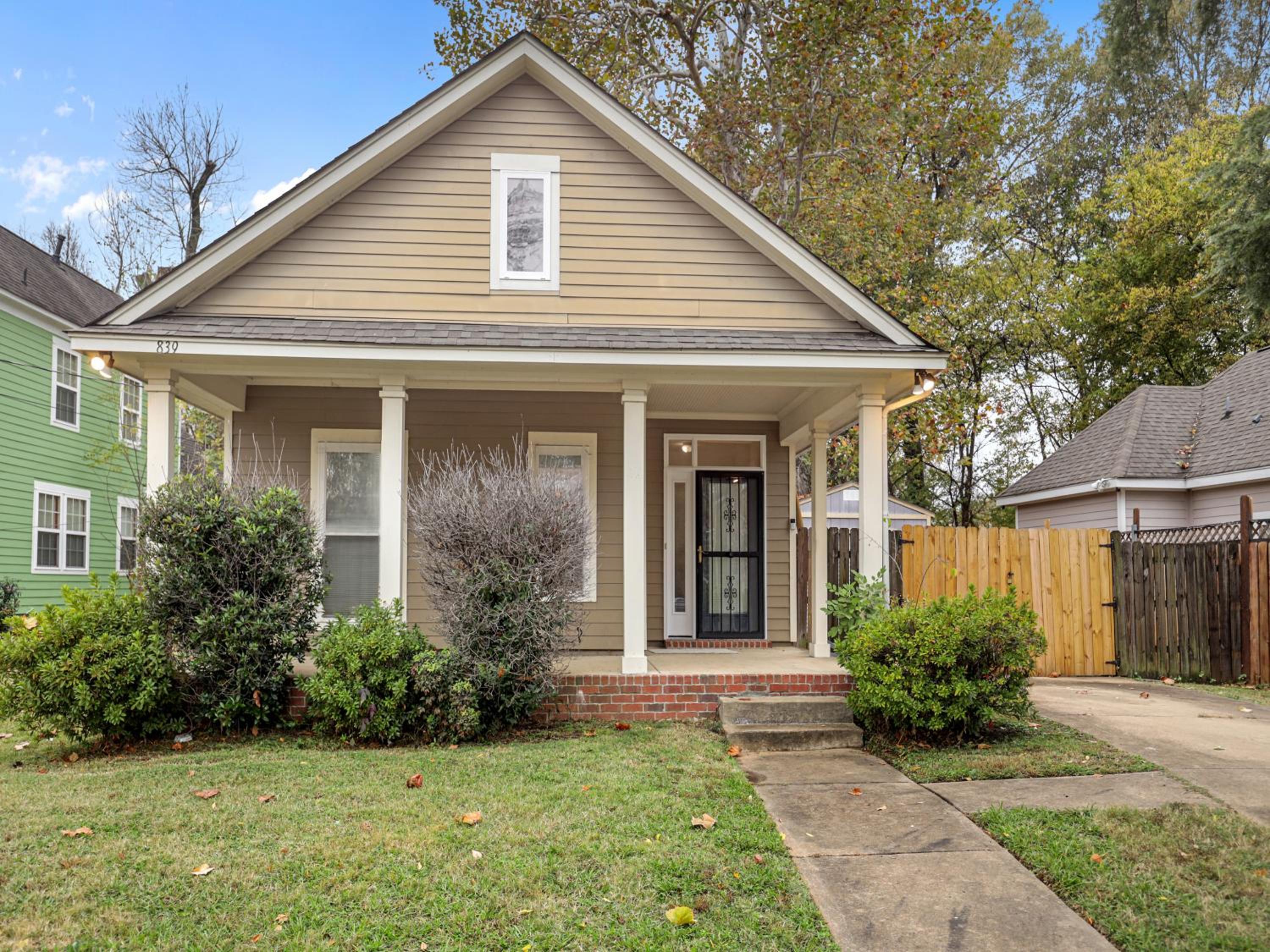 La Petite Maison of Woodlawn view 5