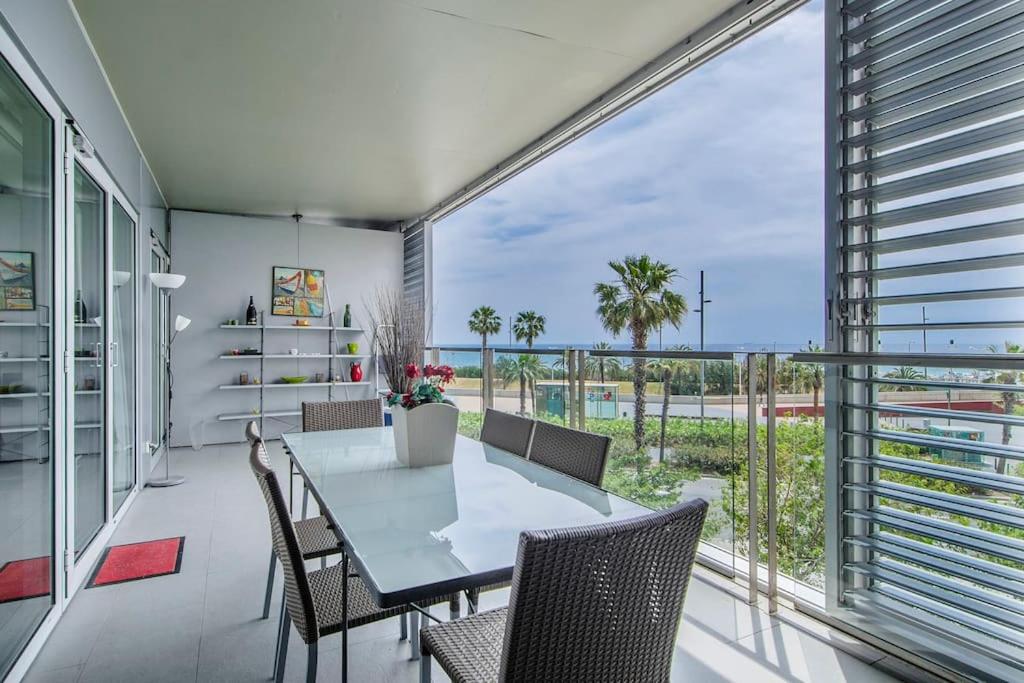 Unique Rentals-Seafront Luxe Suites