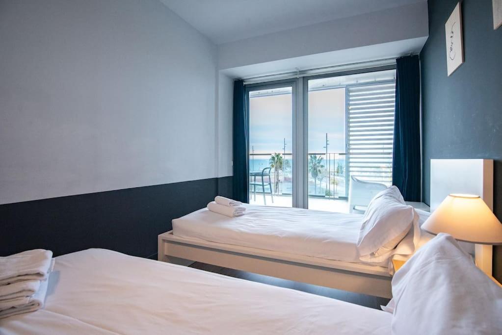 Unique Rentals-Seafront Luxe Suites