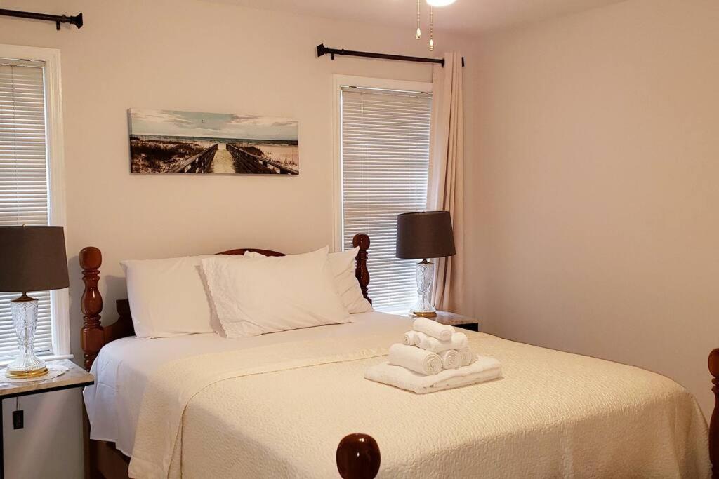 Masters Retreat! quite, great location 4BDR House view 4
