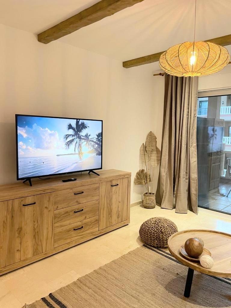 El Nautico Coral Suite - Oceanview Escape