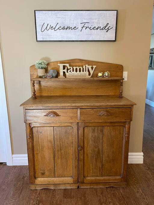 Cozy 2 bedroom home in Chatham - left side