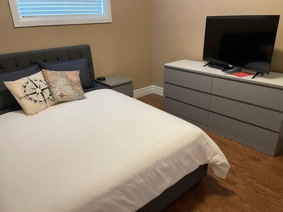 Cozy 2 bedroom home in Chatham - left side