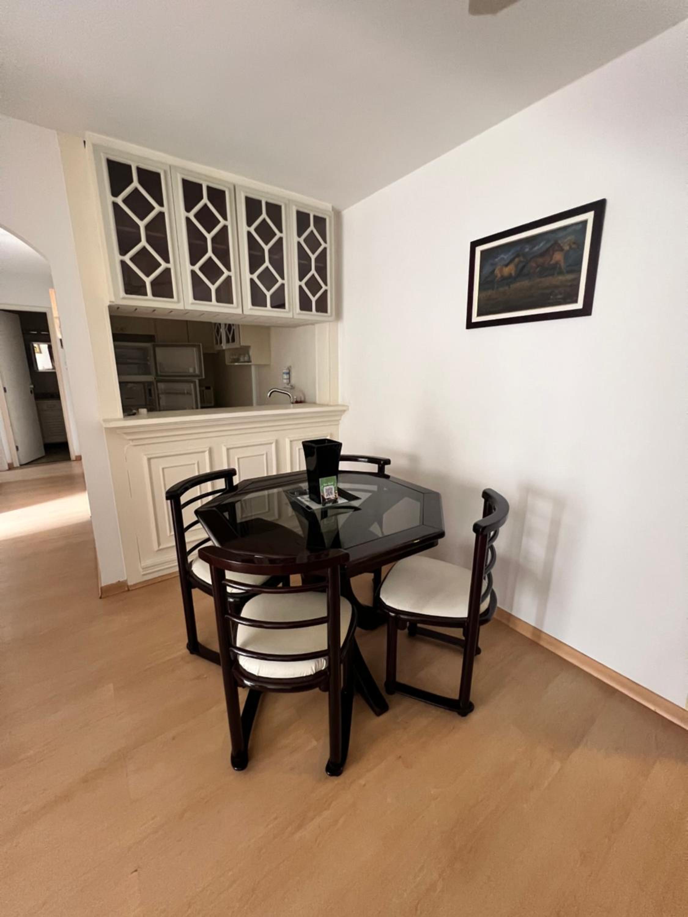 Flat Rua Haddock Lobo 867 com 2 Quartos e Sacada e Enxoval